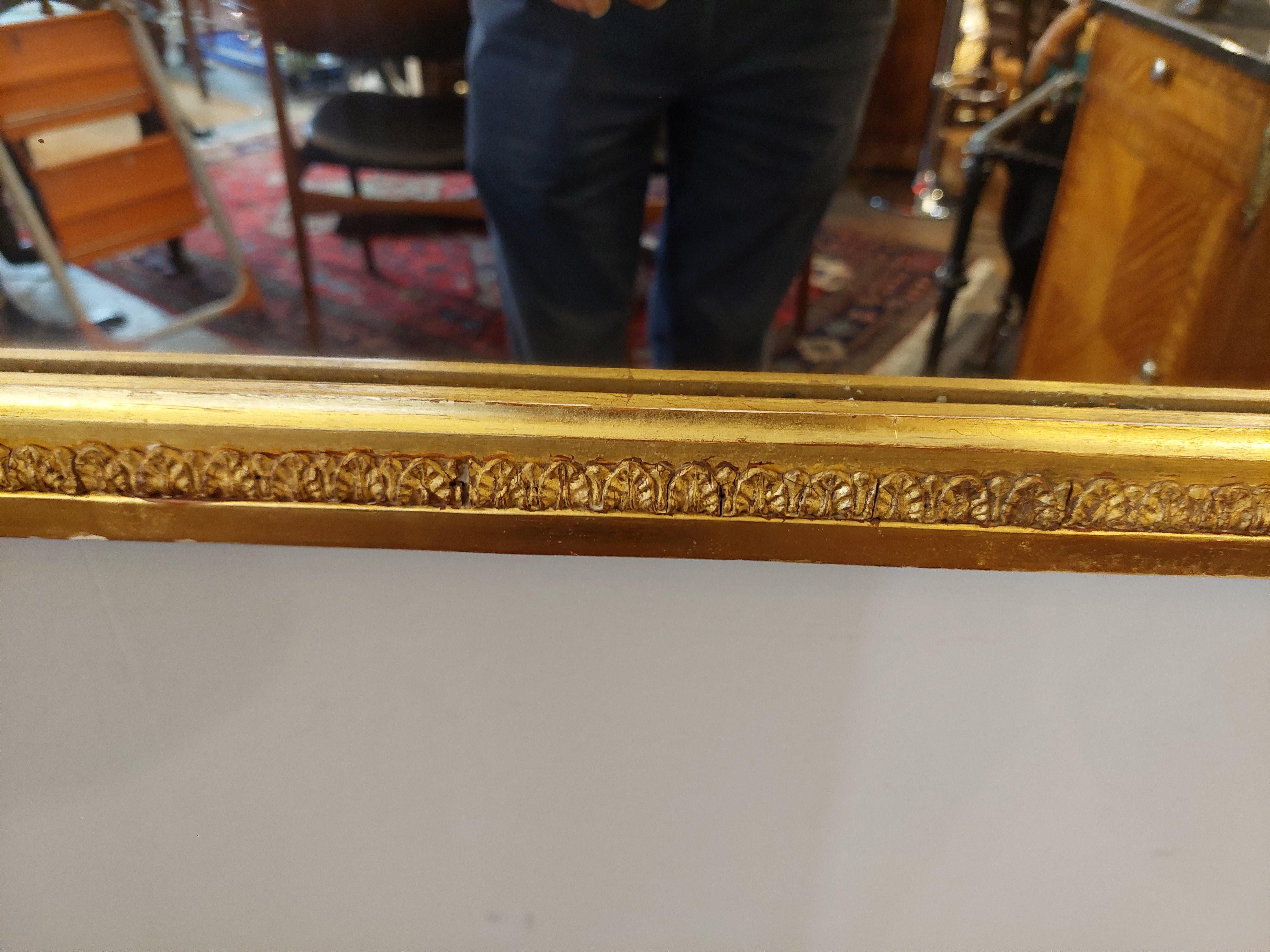 Specchio da parete vittoriano in legno dorato e gesso in vendita 3