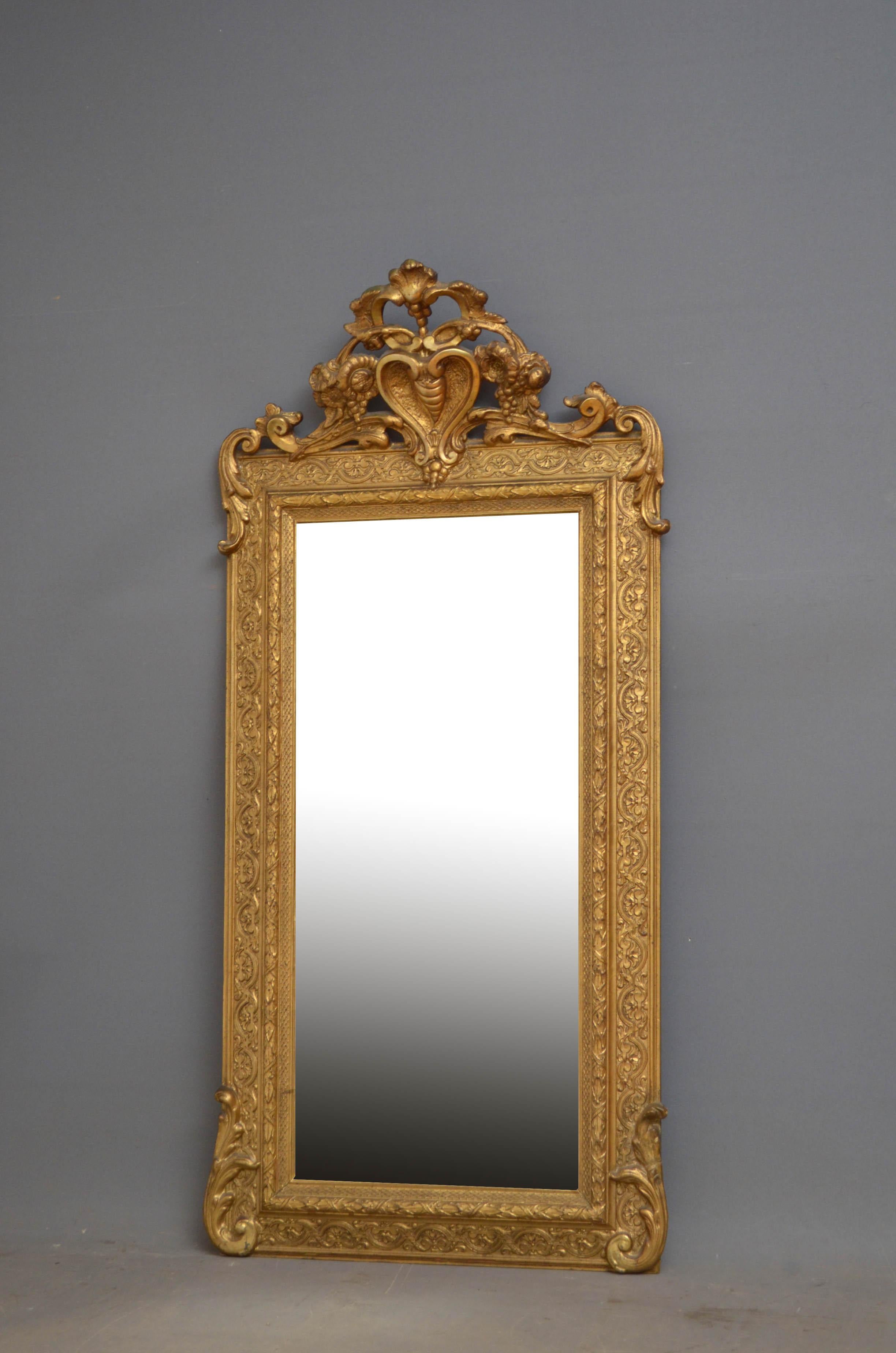 Viktorianischer Pfeilerspiegel aus vergoldetem Holz im Angebot 1