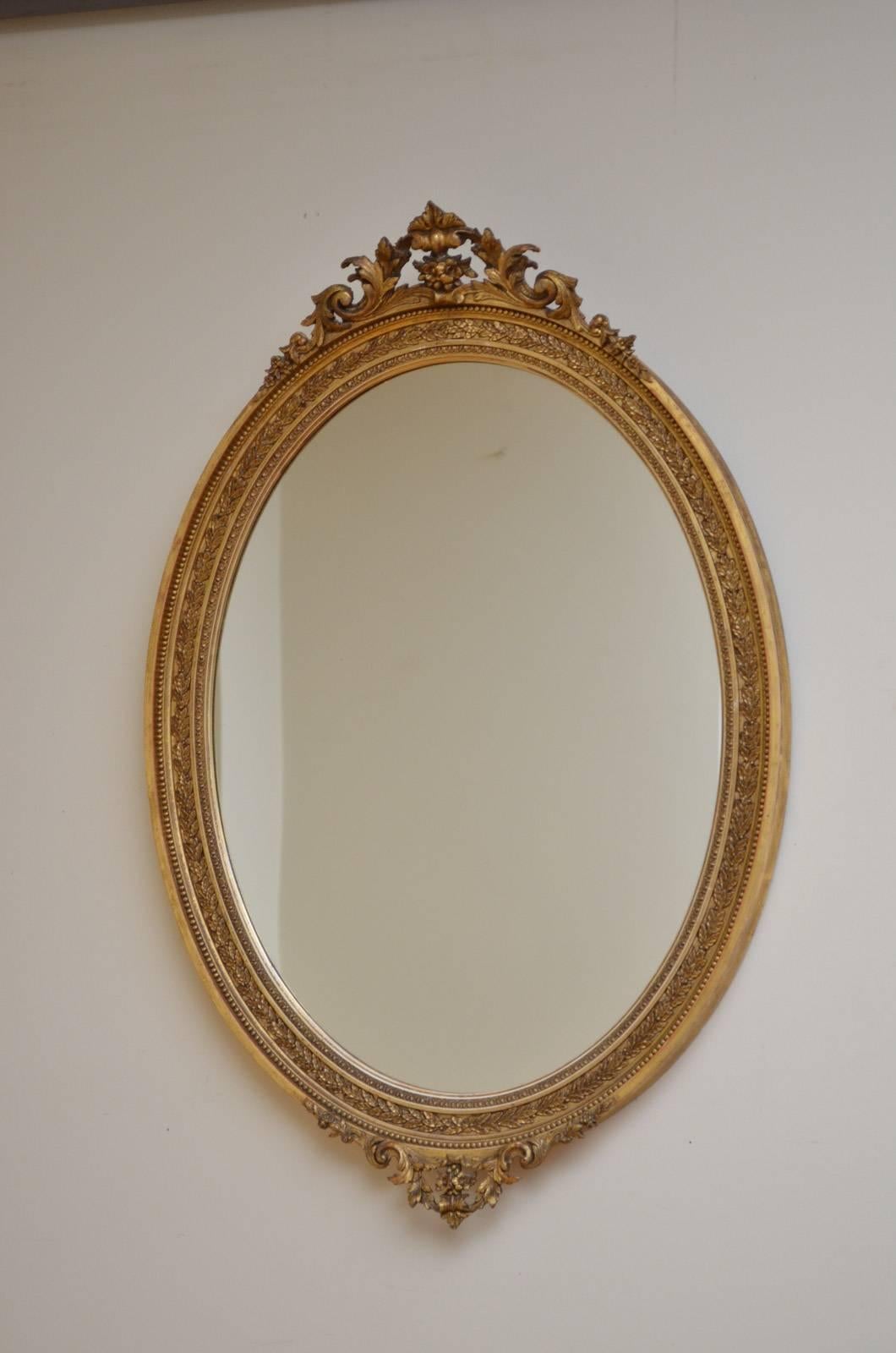 K0330 Victorian gilded wall mirror of oval outline retaining original gilt, circa 1870
Measure: H 30