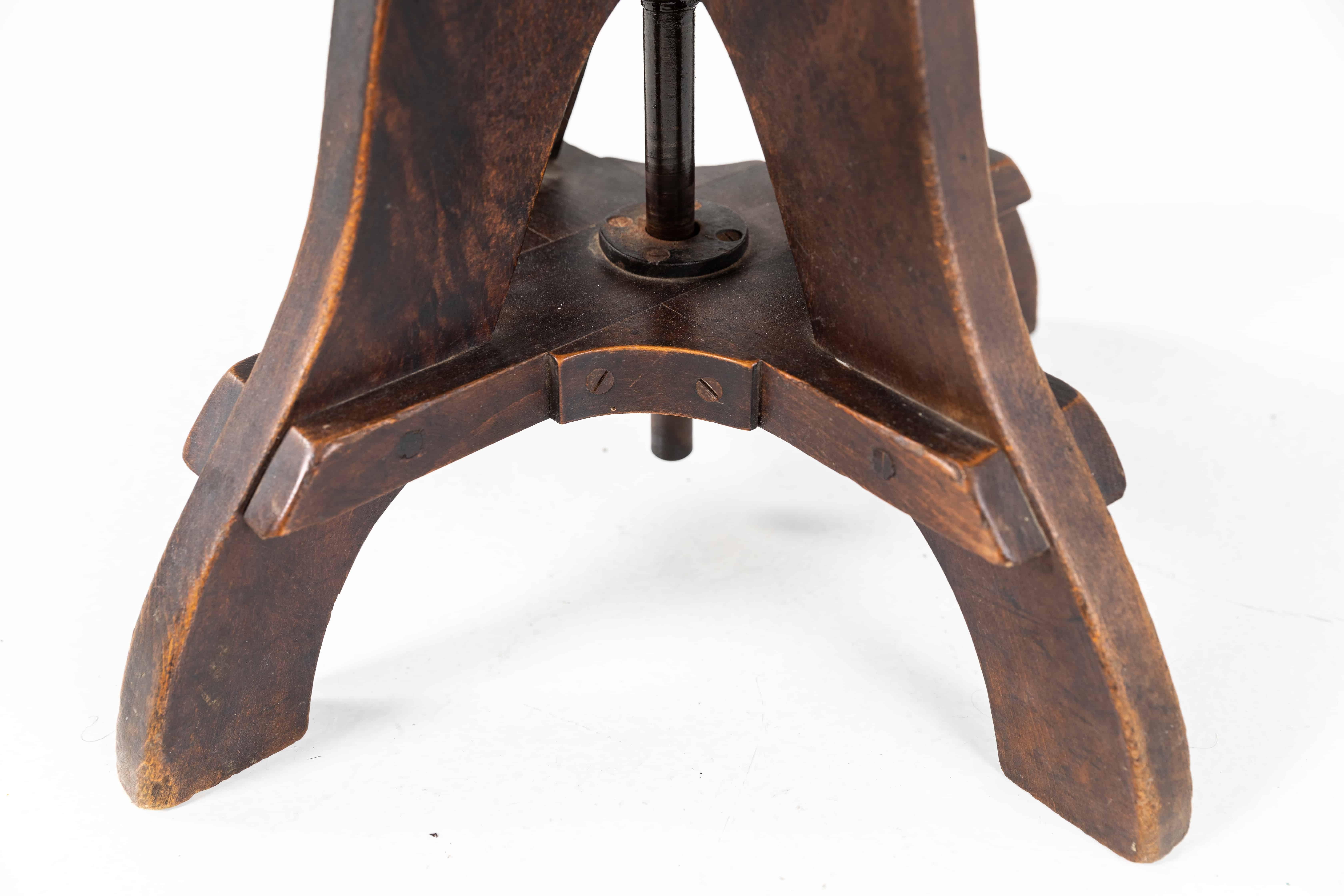 English Victorian Glenister of High Wycombe Oak Draughtsman's Desk Chair, c.1890