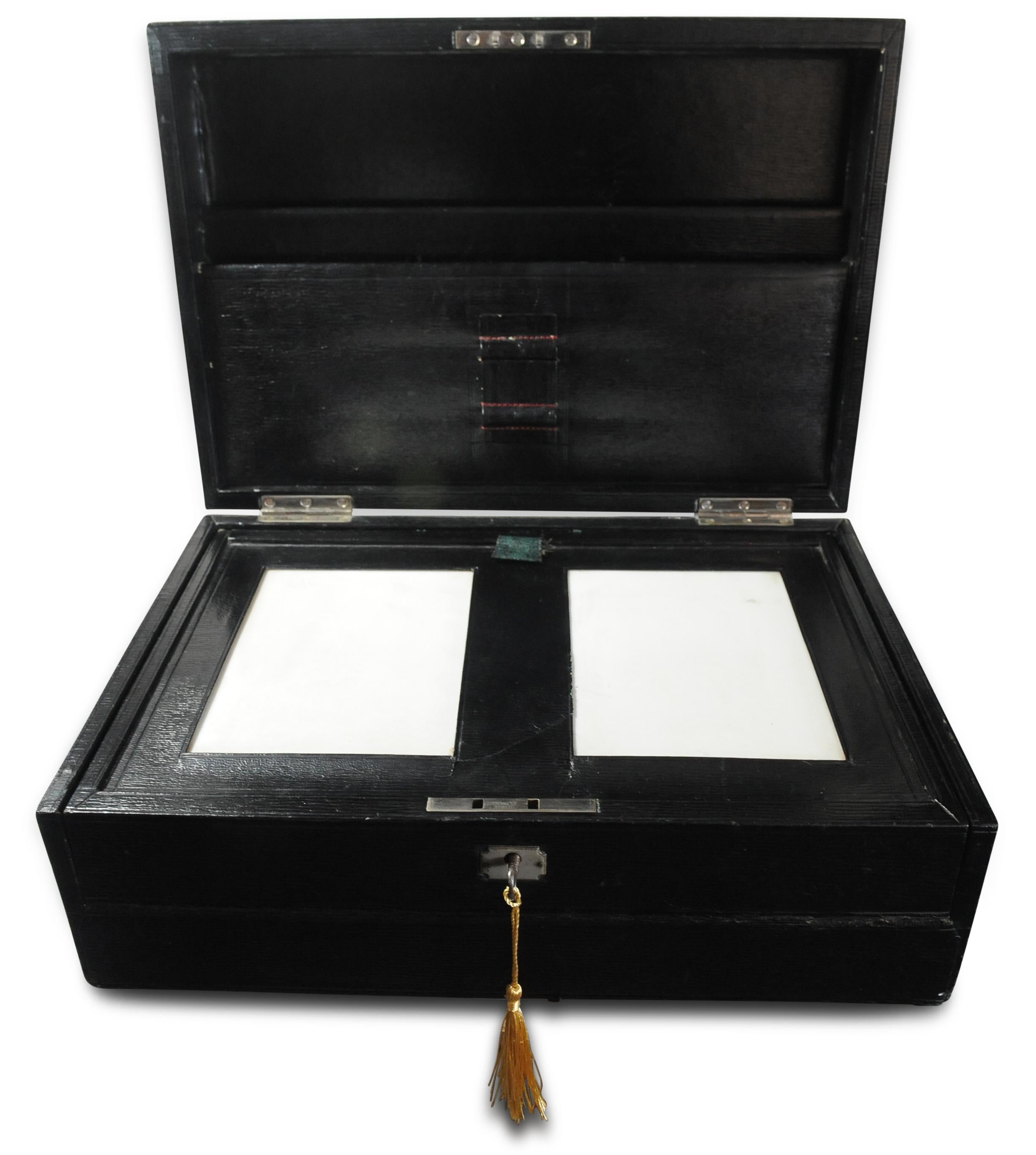 Victorian Glossy Extending Black Leather Stationary Writing Slope With Key  For Sale 1