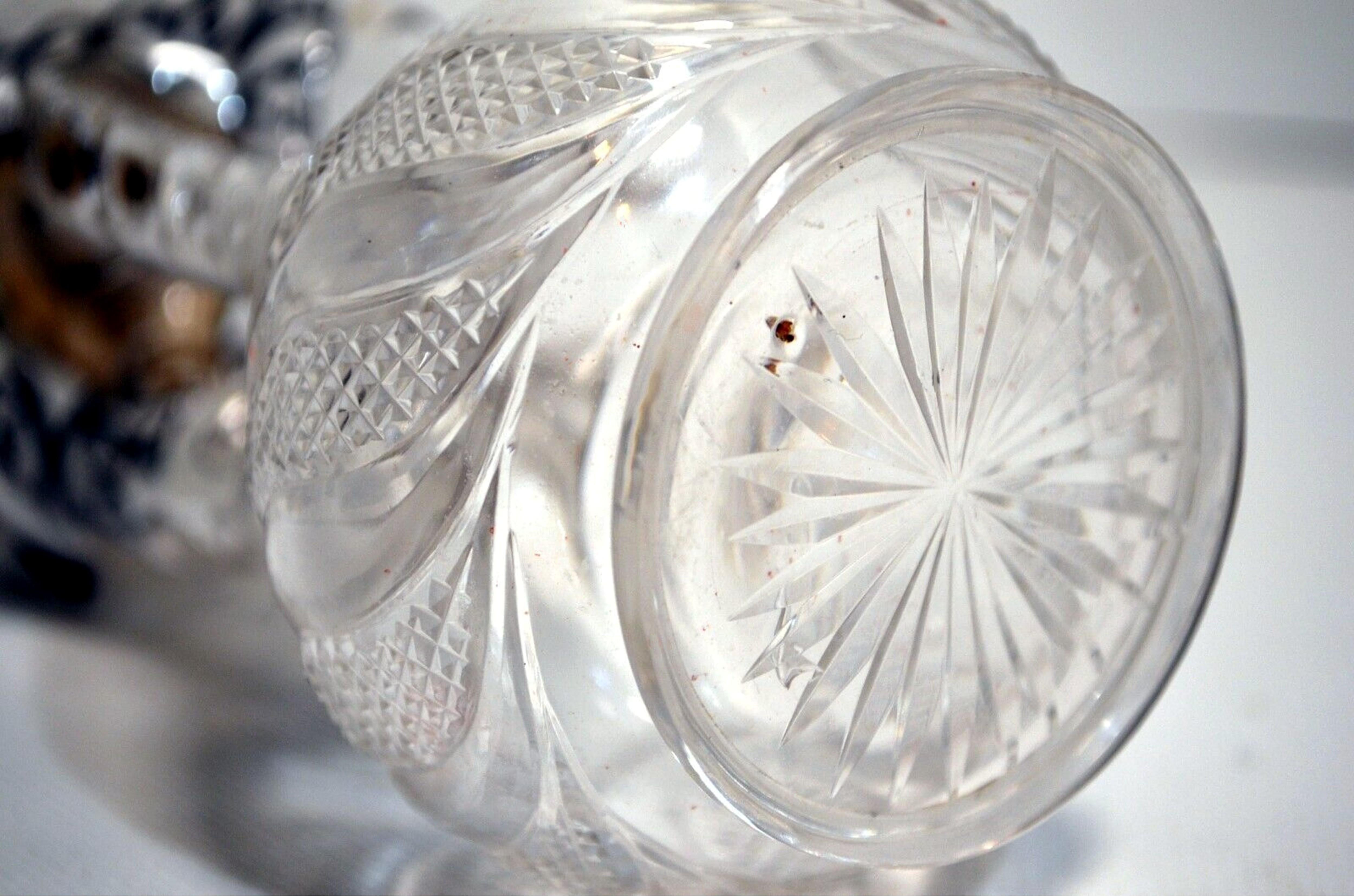 Victorian glug glug decanter bottle in cut crystal and sterling silver For Sale 4