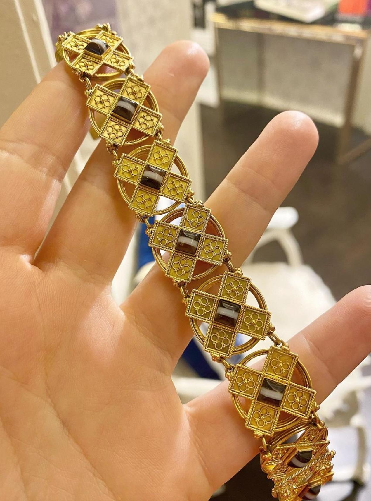 Bracelet victorien en or et agate avec maillons en forme de X de style néo-étrusque Bon état - En vente à New York, NY