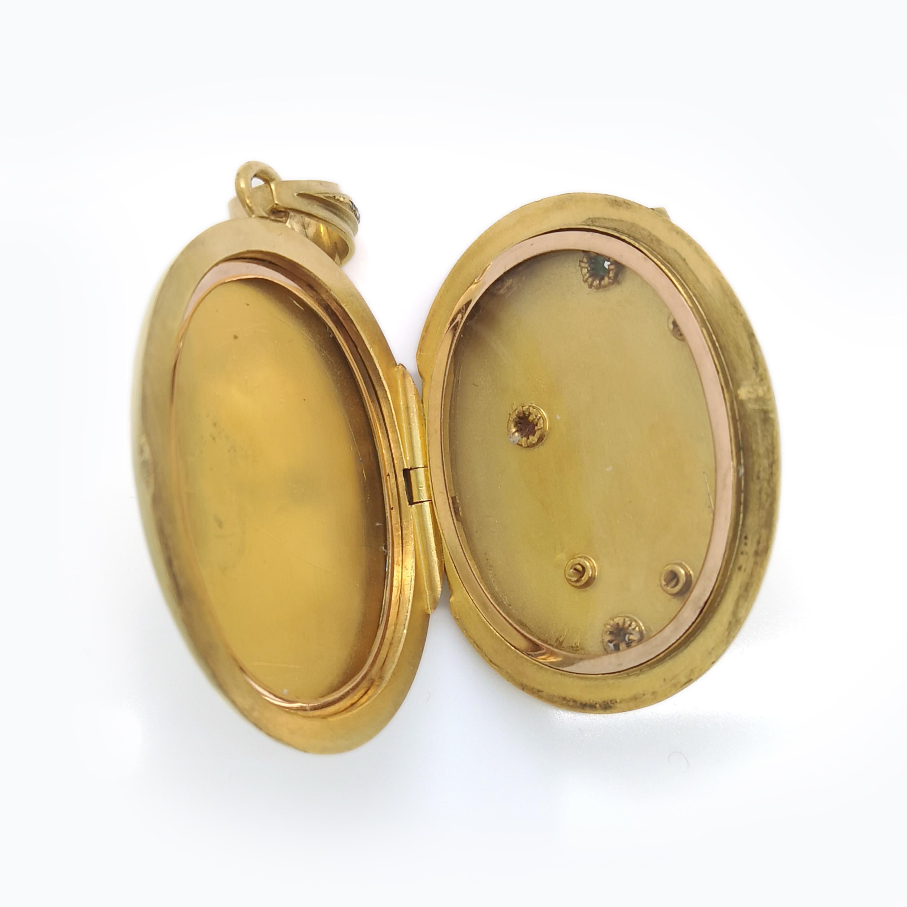Victorian Gold and Gem Set Locket In Good Condition In London, GB