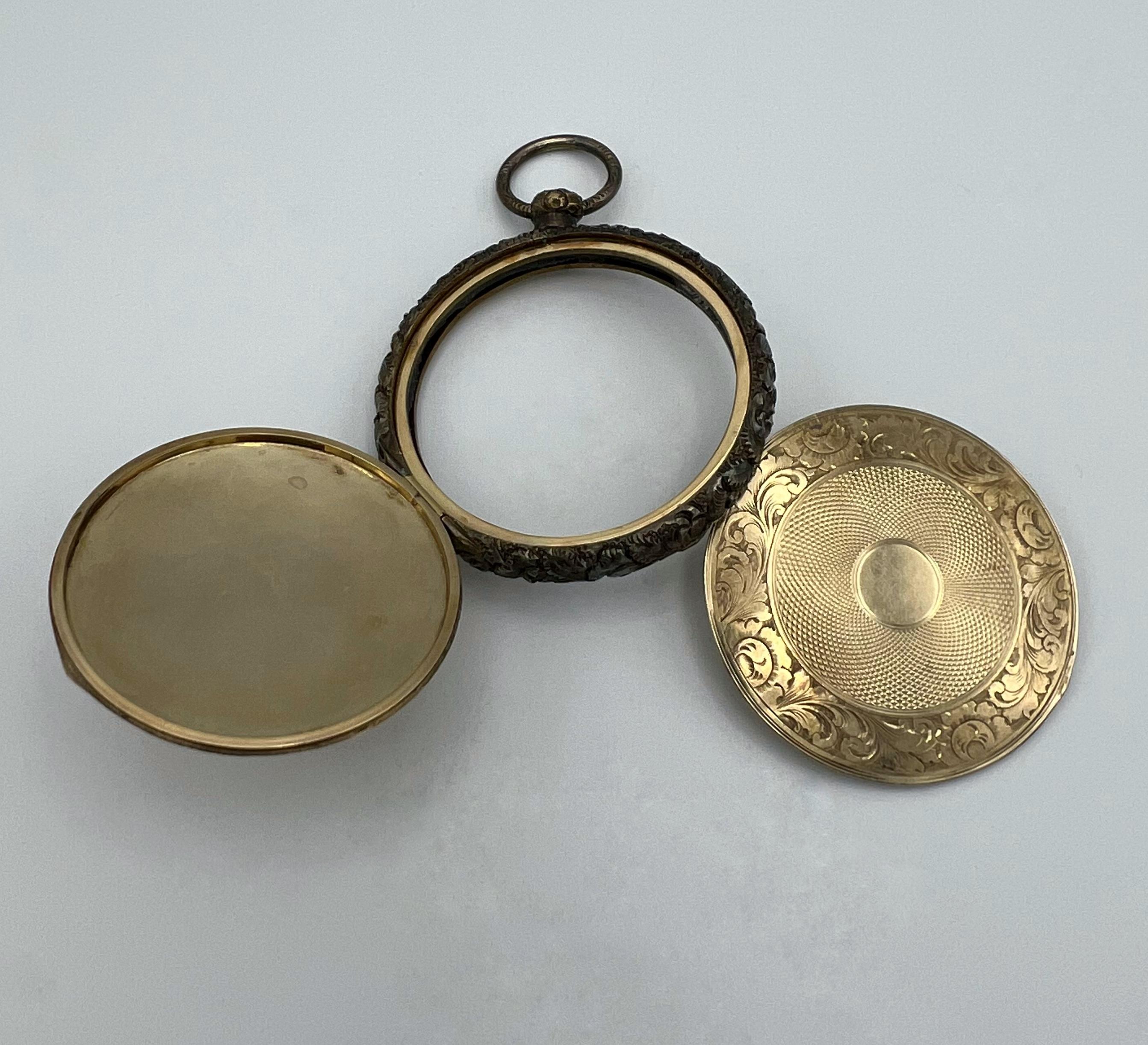 Viktorianisches Medaillon aus Gold und Silber mit Pillbox-Anhänger im Angebot 1