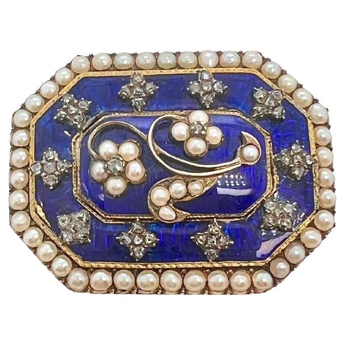 Ciondolo e spilla vittoriana con medaglione in oro e smalto blu in vendita