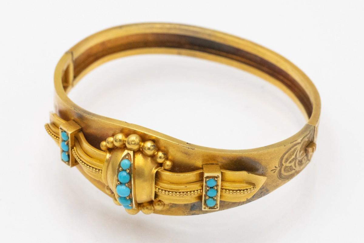 Victorian high carat gold bracelet with turquoises, Great Britain, 1850-1880. For Sale 1