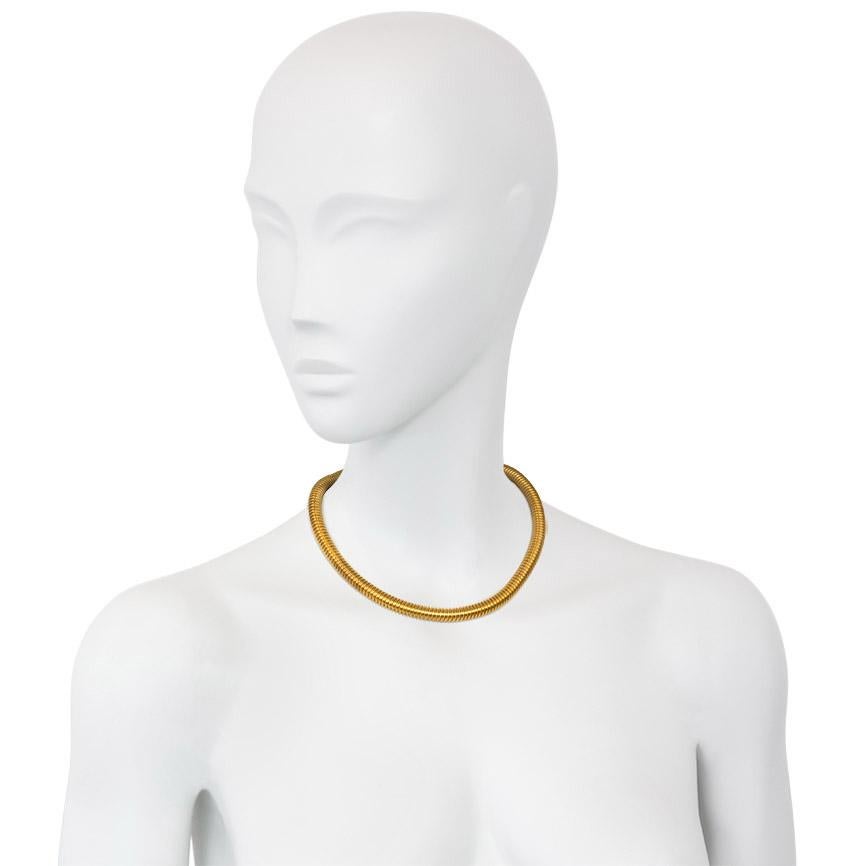 Victorian Gold Collar Necklace of Gaspipe Design In Good Condition In New York, NY