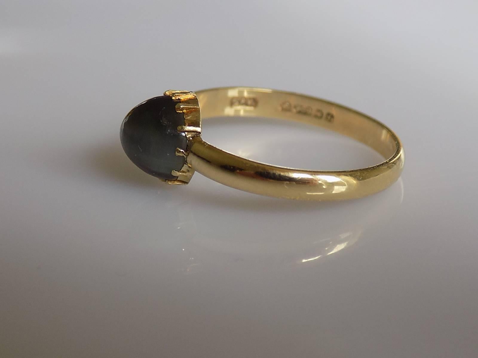 18K Victorian Gold Crysoberyl Cat`s Eye Ring In Excellent Condition In Boston, Lincolnshire