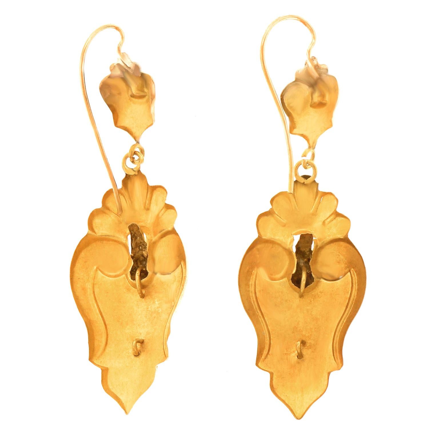 Victorian Gold Earrings In Excellent Condition In Litchfield, CT