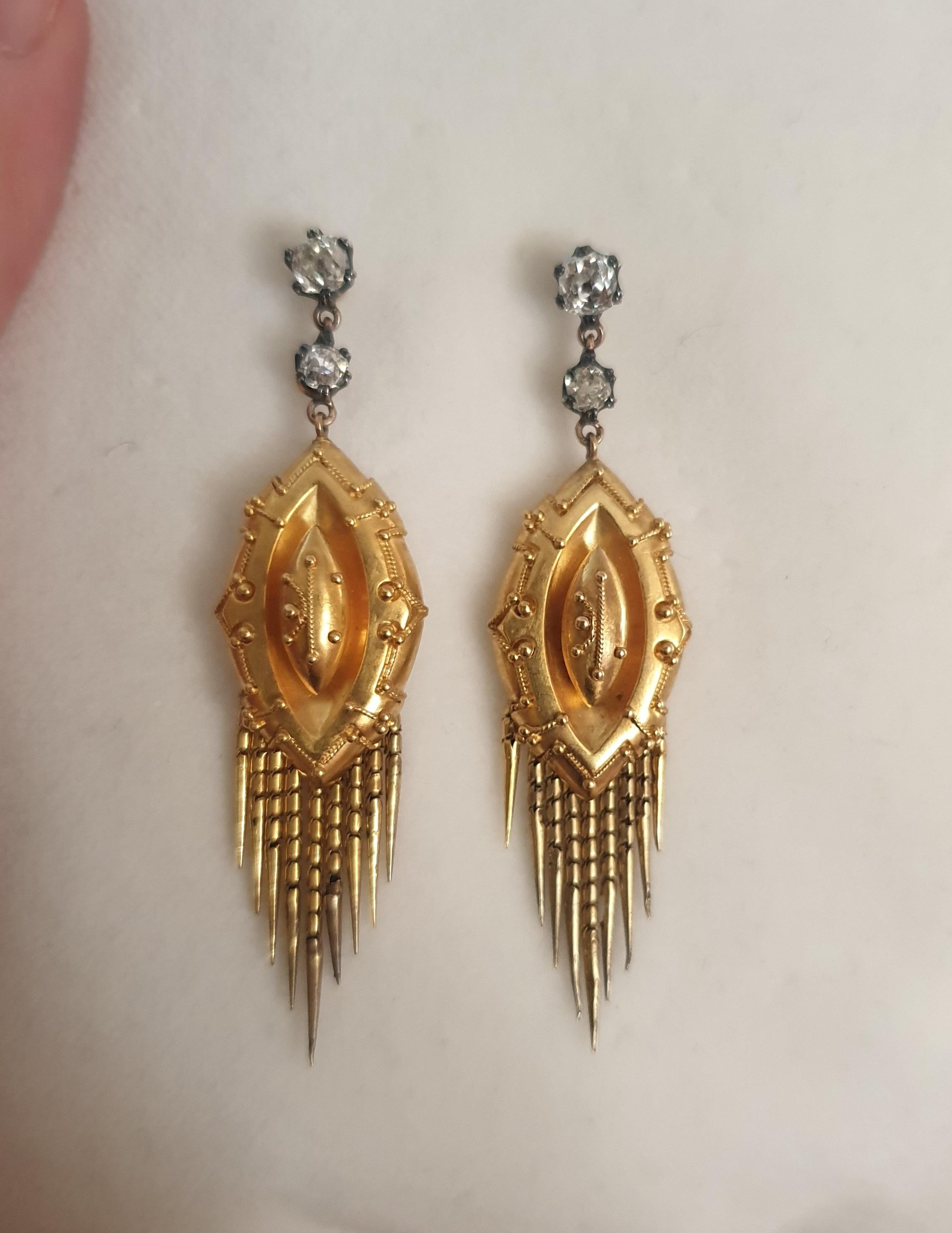 Victorian Gold and Silver Old Cut Mine Diamond Drop Earrings In Excellent Condition For Sale In Barcelona, ES