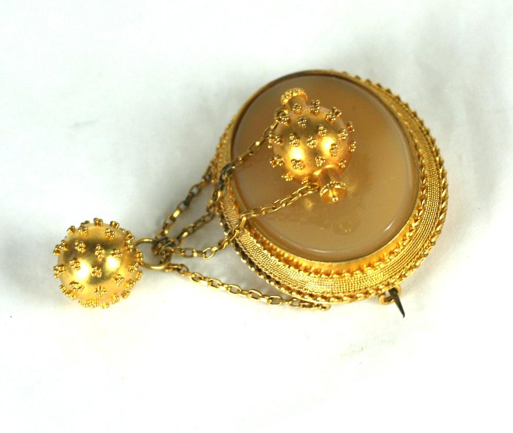Victorian Gold Etruscan Agate Brooch In Excellent Condition For Sale In New York, NY