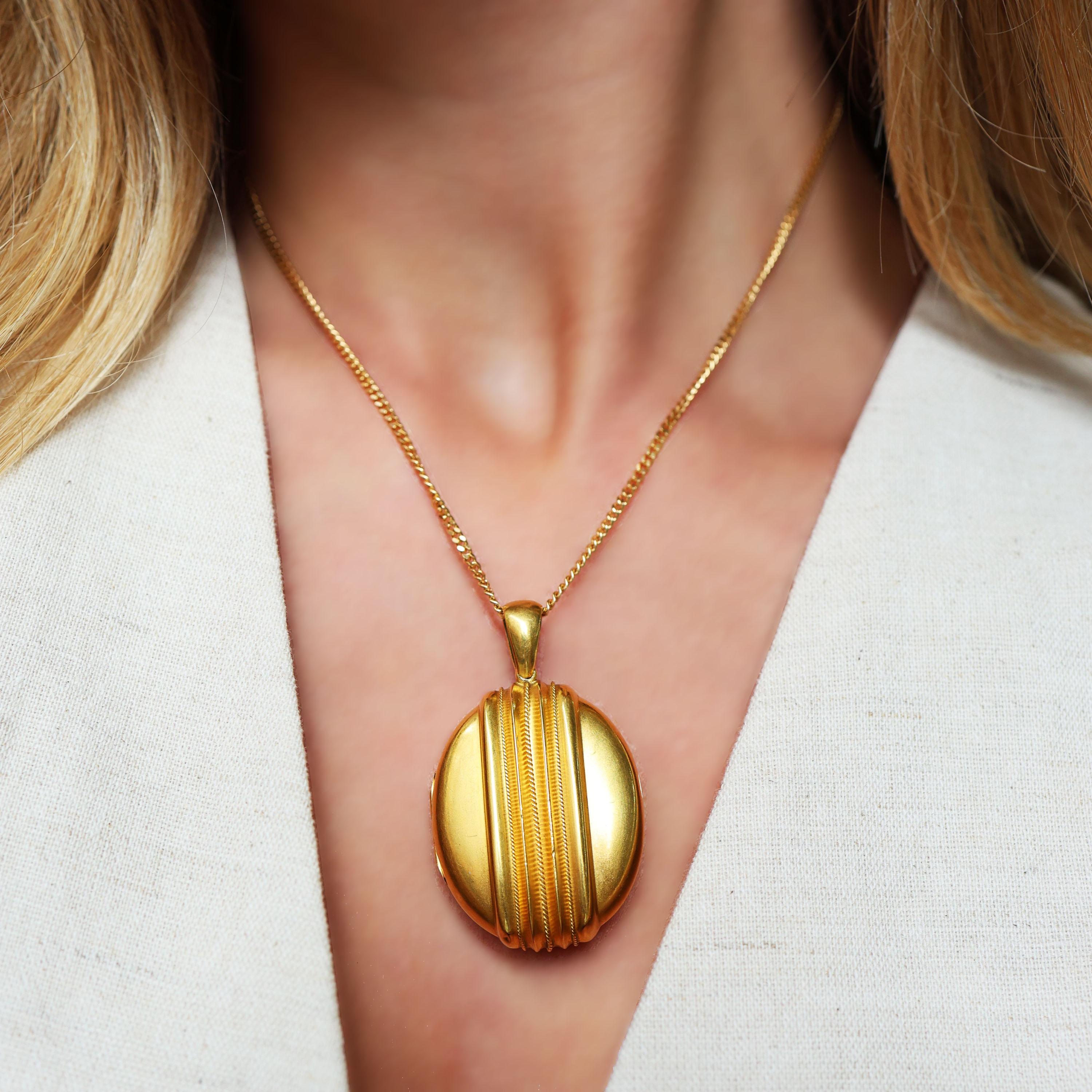 Victorian Gold Etruscan Style Locket, circa 1875 For Sale 1