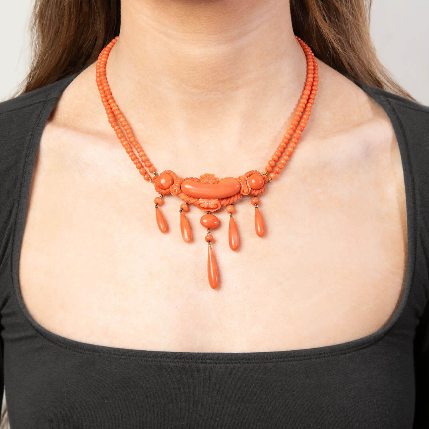 Collier victorien à festons en corail rempli d'or Bon état - En vente à Narberth, PA