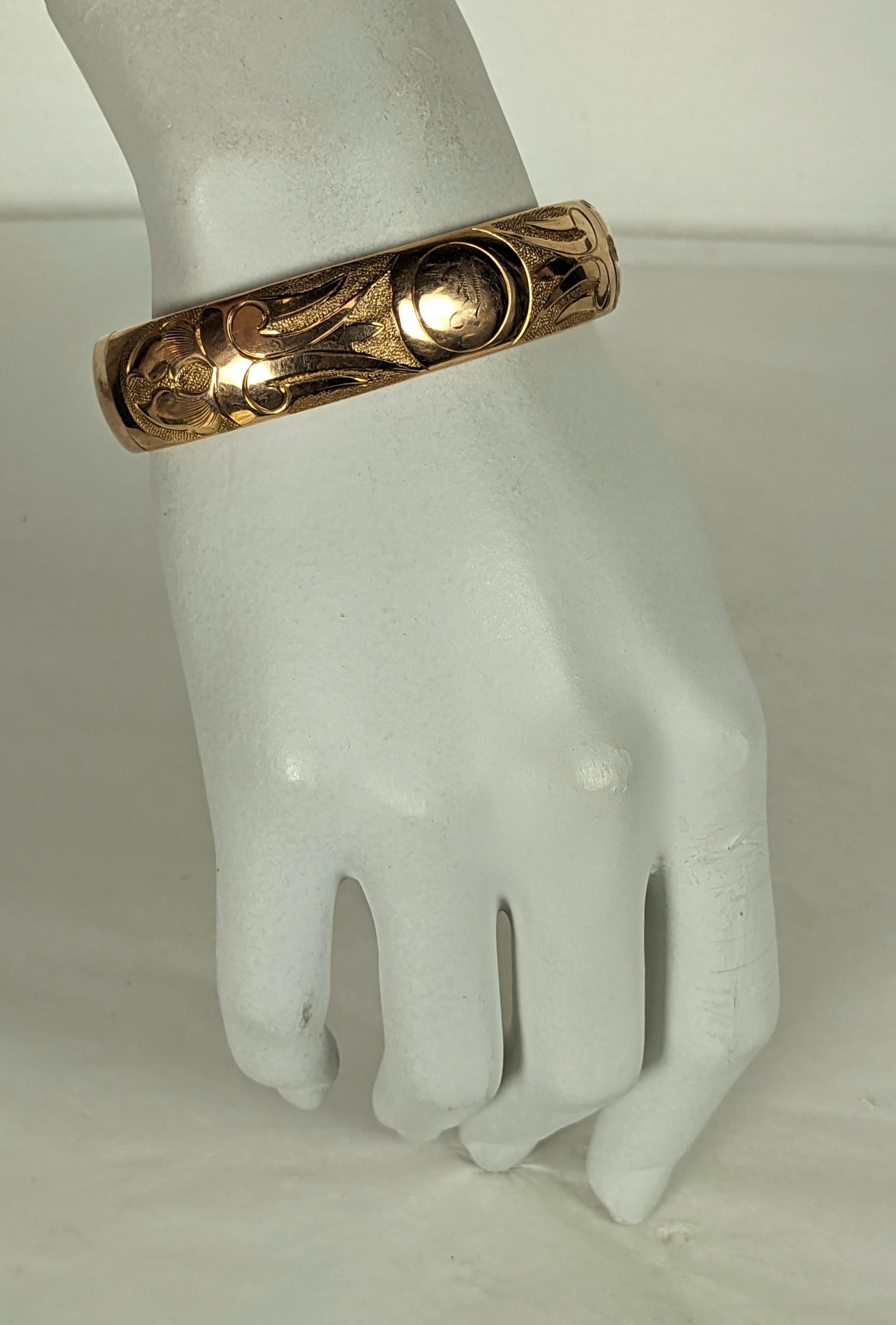 Braccialetto vittoriano in oro inciso e inciso in vendita 6