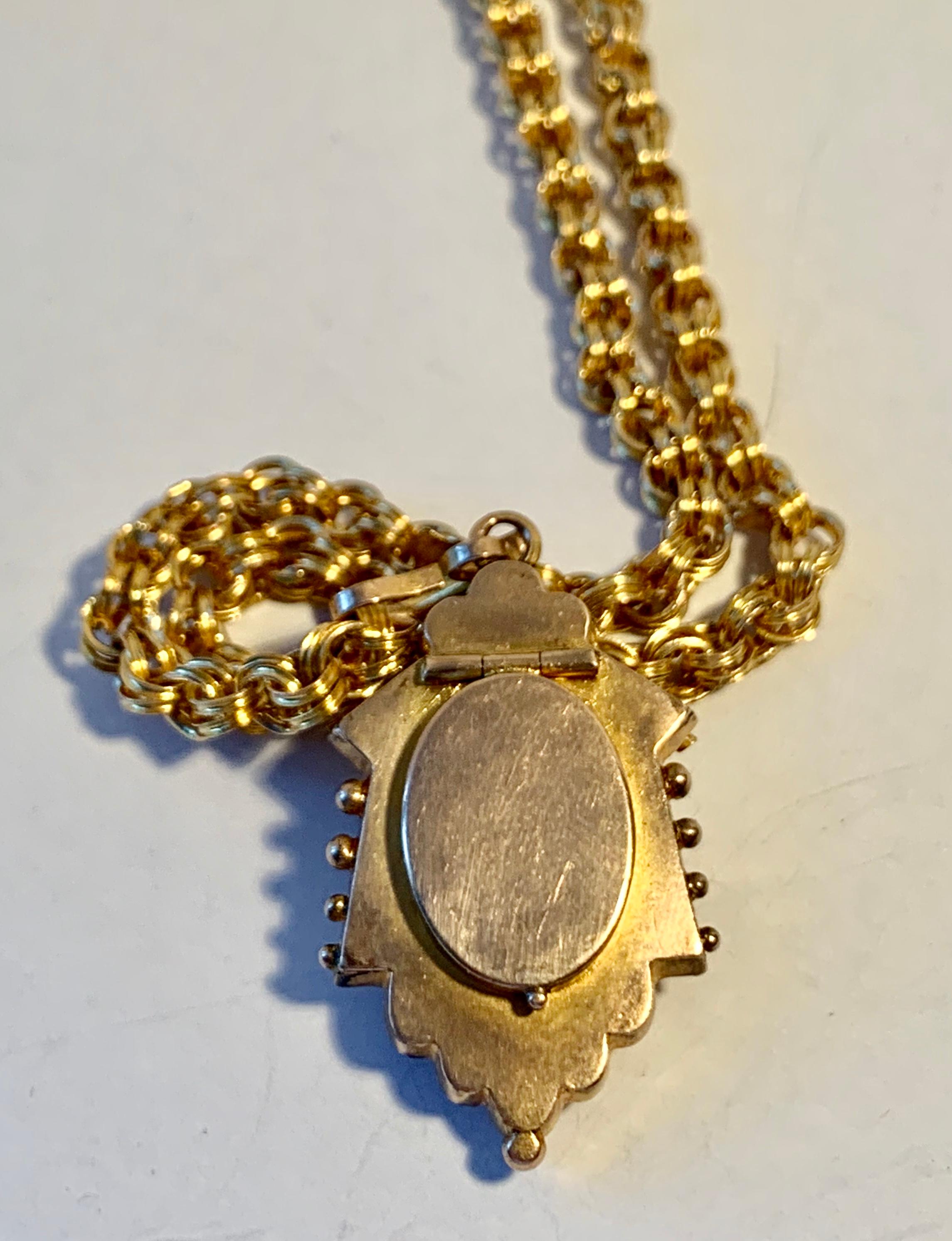 Gold gefüllt viktorianischen Medaillon und Belcher Kette mit Perle und Türkis im Zustand „Gut“ in West Palm Beach, FL