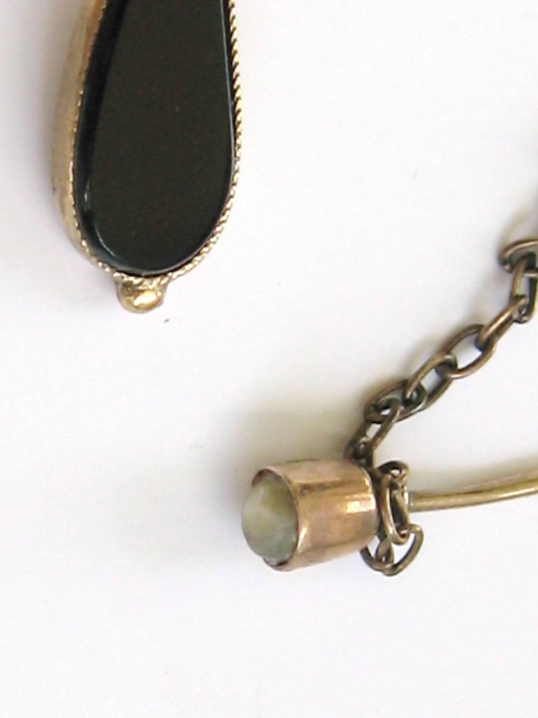 Victorian 14K Gold French Brooch Jet onyx Seed Pearl Mourning Pin  For Sale 2