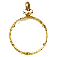 Victorian Gold Locket in Yellow Gold 18 Karats of Circular Shape