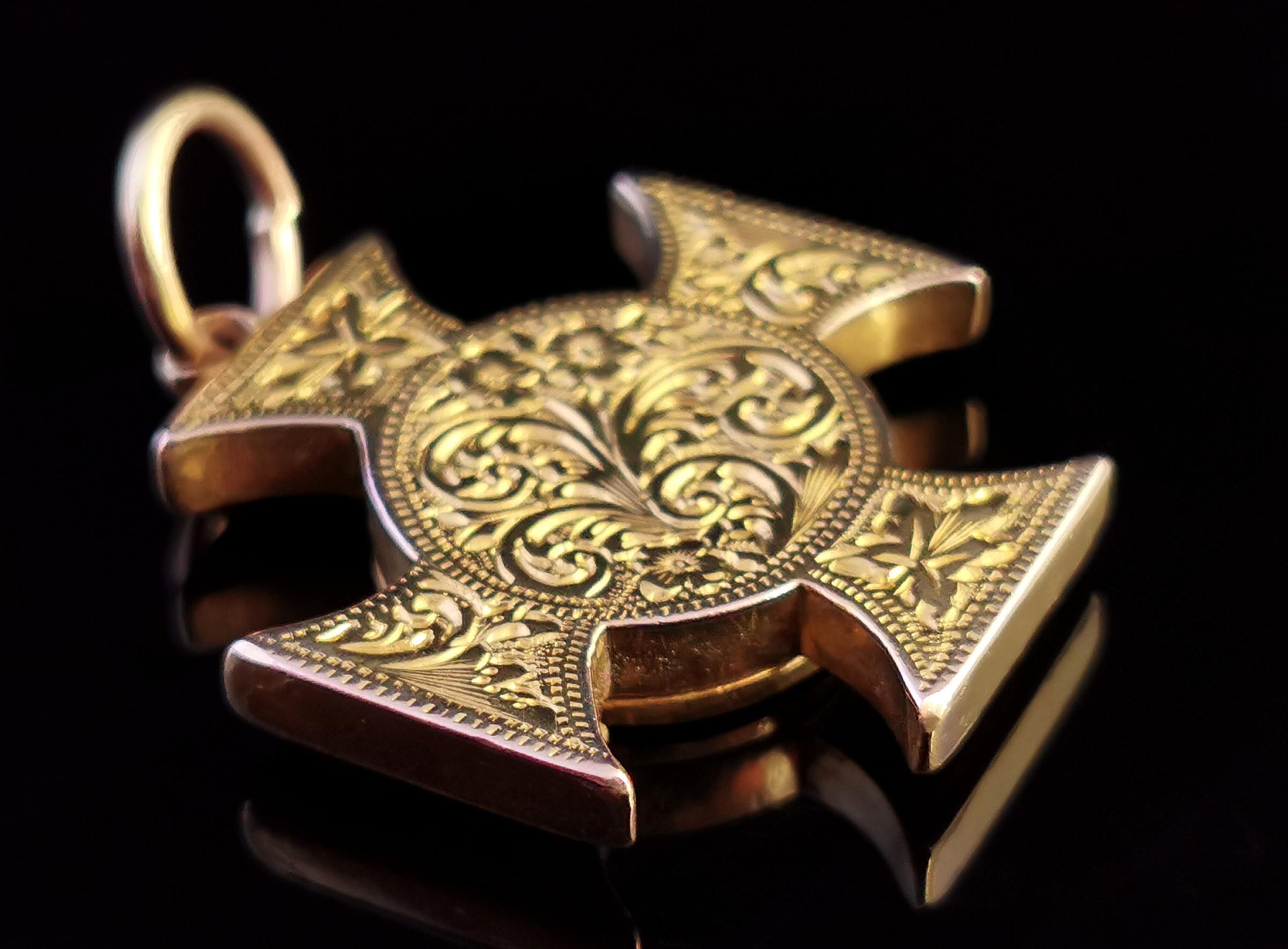 Victorian Gold Maltese Cross Locket, Bloodstone, Pendant 9 Karat Yellow Gold 4