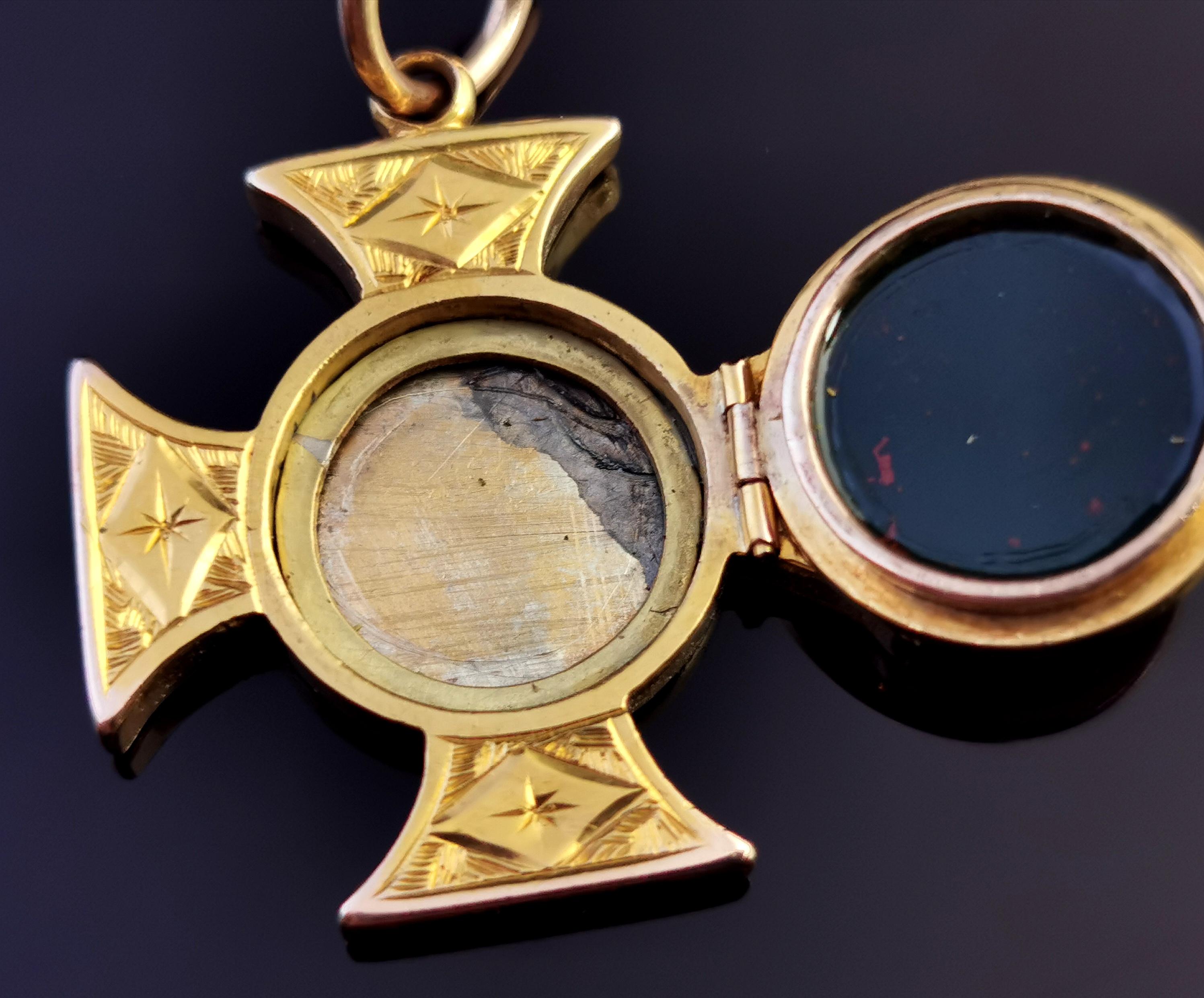 Victorian Gold Maltese Cross Locket, Bloodstone, Pendant 9 Karat Yellow Gold In Good Condition In NEWARK, GB