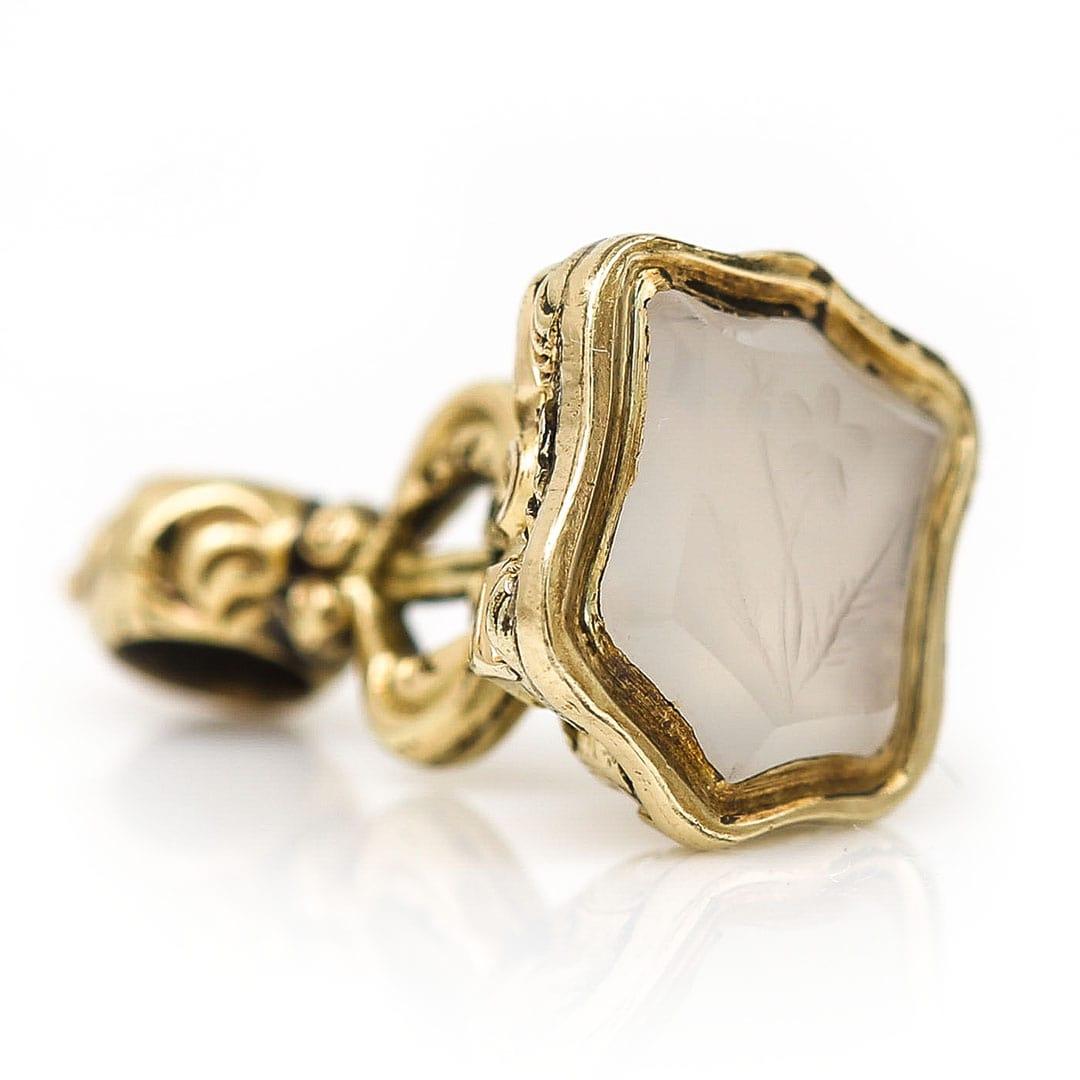Victorian Gold Mini Chalcedony Fob Seal with Carved Forget Me Not, circa 1880 In Good Condition For Sale In Lancashire, Oldham
