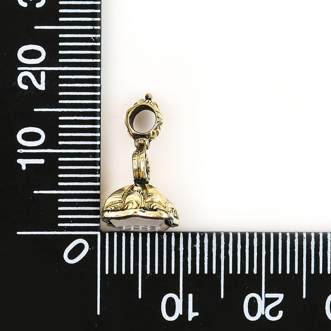Victorian Gold Mini Chalcedony Fob Seal with Carved Forget Me Not, circa 1880 For Sale 1