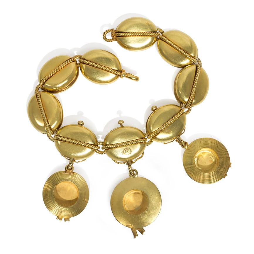 Hunt & Roskell Victorian Gold Nautical Motif Bracelet with Straw Hat Pendants In Good Condition In New York, NY