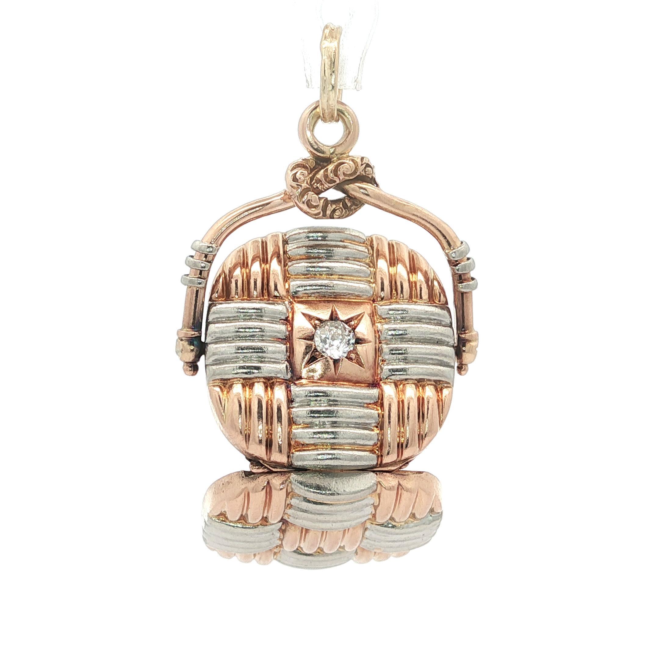 -Pierre(s)
(1) Diamant naturel véritable - taille ancienne - pavé étoilé - beau diamant blanc brillant - 0,14 ct (environ)

MATERIAL : Or massif 14k avec platine et cache-photo en verre
Poids : 10,97 grammes
Largeur totale : 24,3 mm (0,95