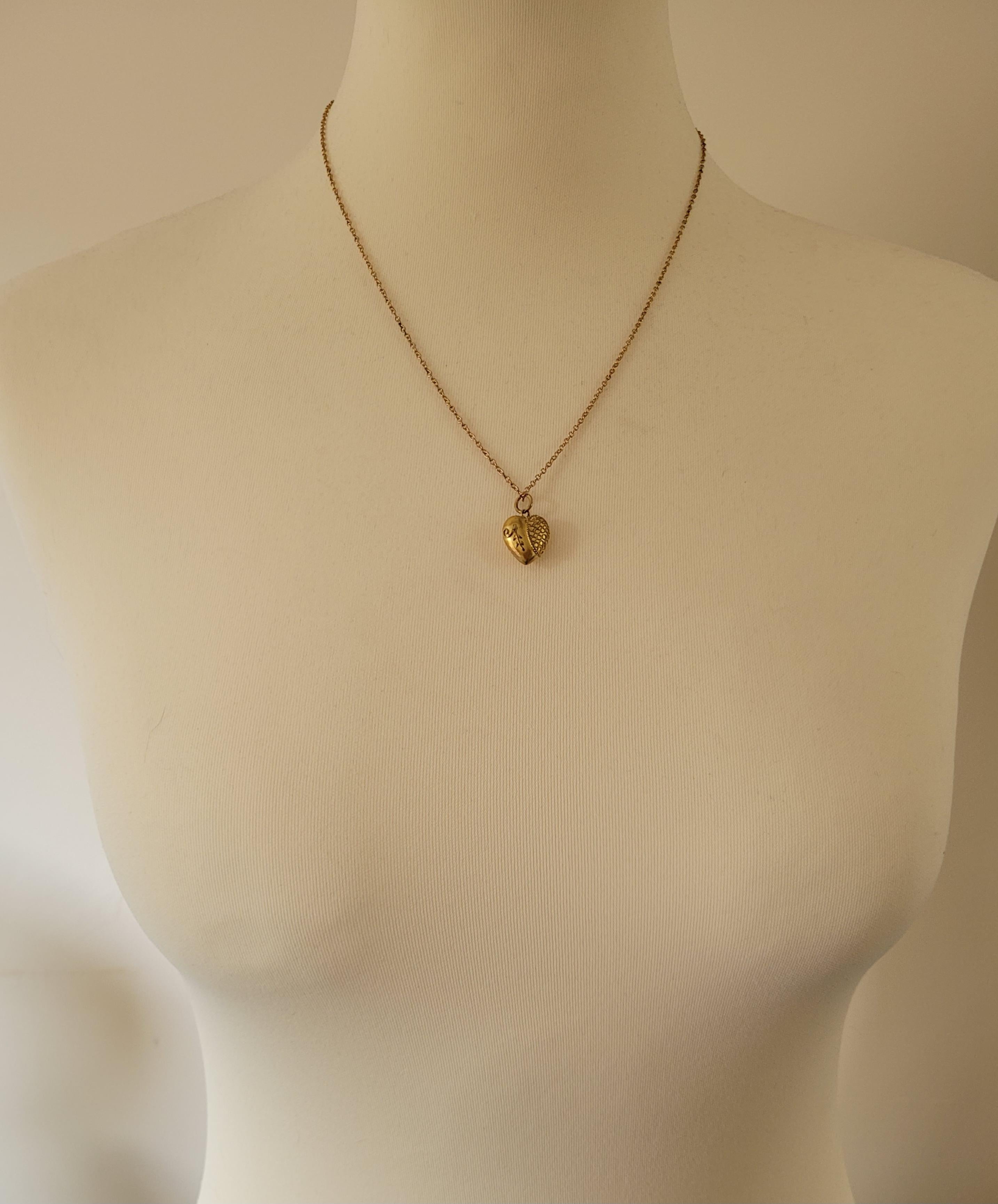 Victorian Gold puffy heart pendant necklace For Sale 3