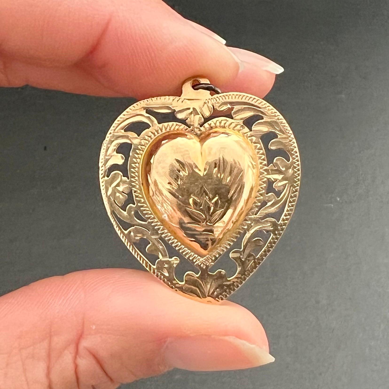 Antiker viktorianischer 14K Gold gravierter Herz-Medaillon-Anhänger (Viktorianisch) im Angebot