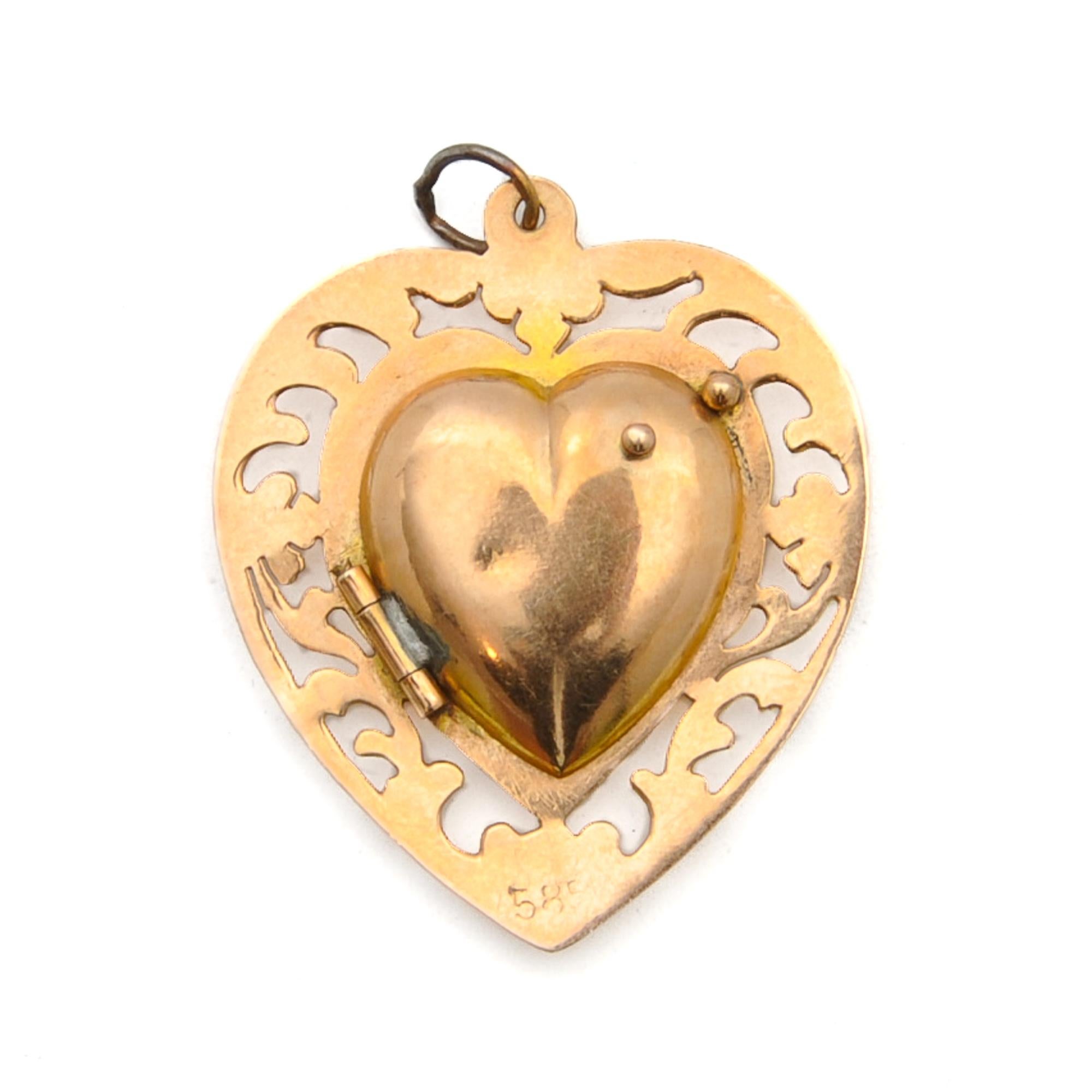 Antiker viktorianischer 14K Gold gravierter Herz-Medaillon-Anhänger im Angebot 1