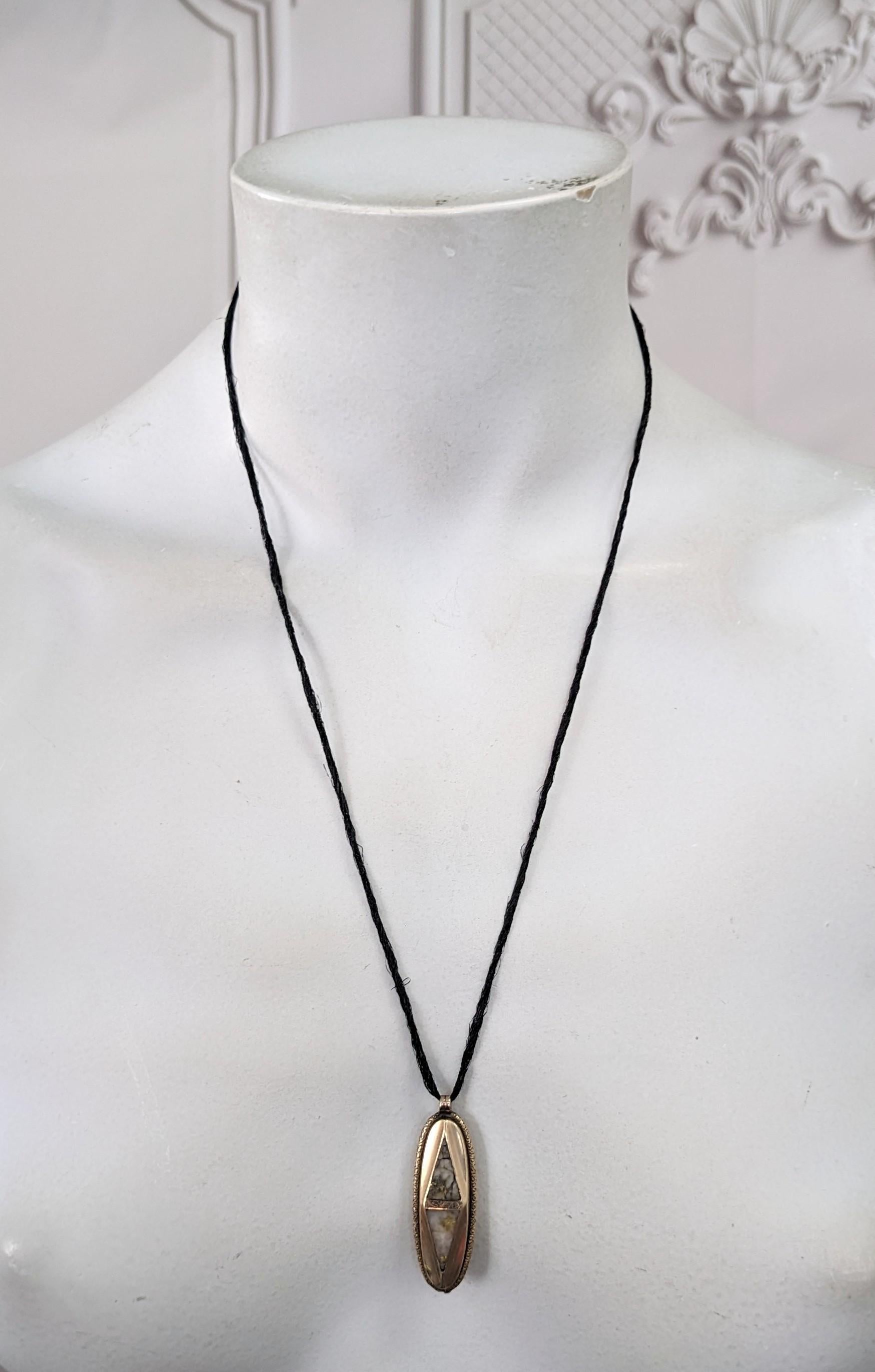 Ciondolo vittoriano in quarzo d'oro in vendita 4