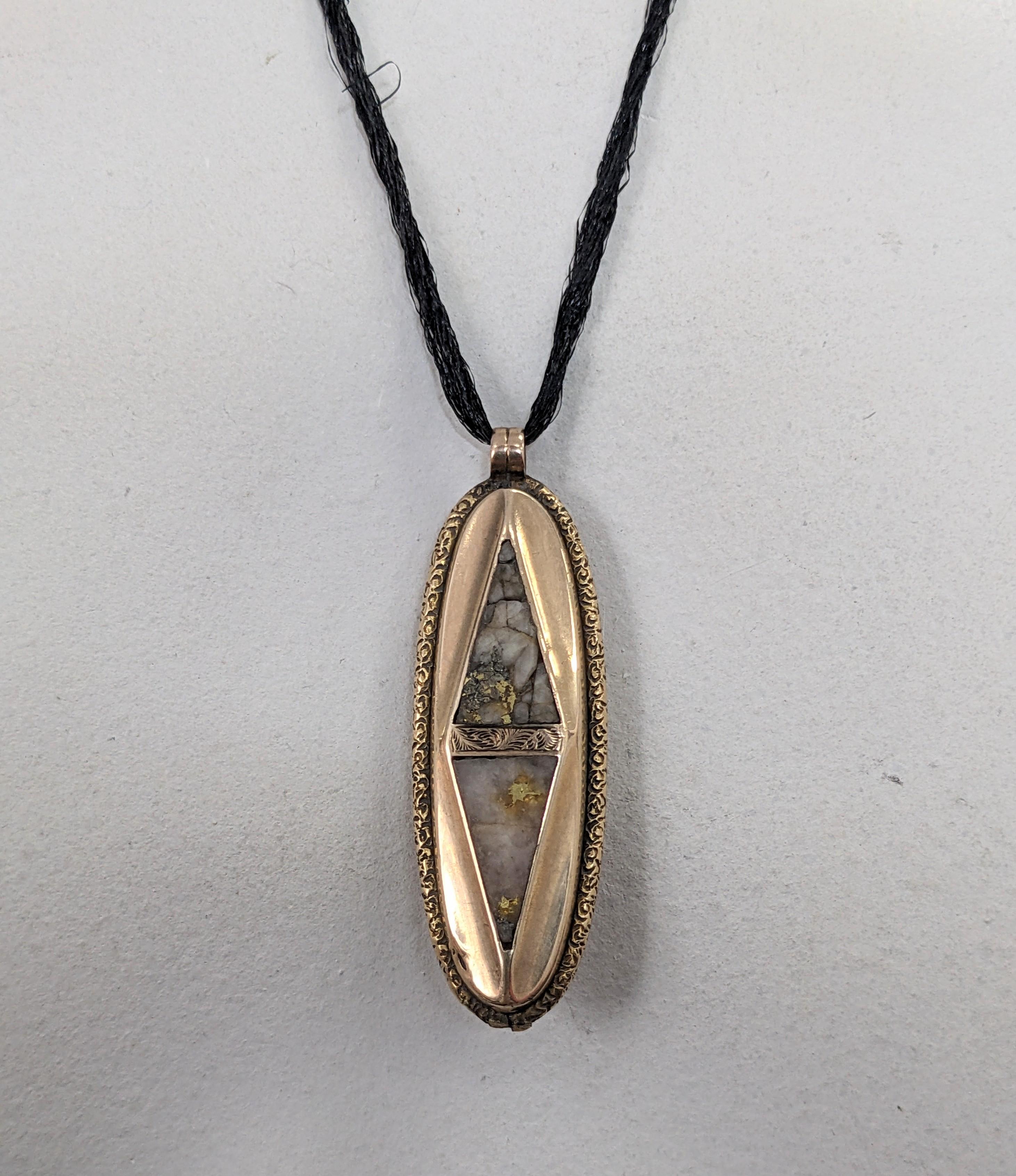 Ciondolo vittoriano in quarzo d'oro in vendita 3