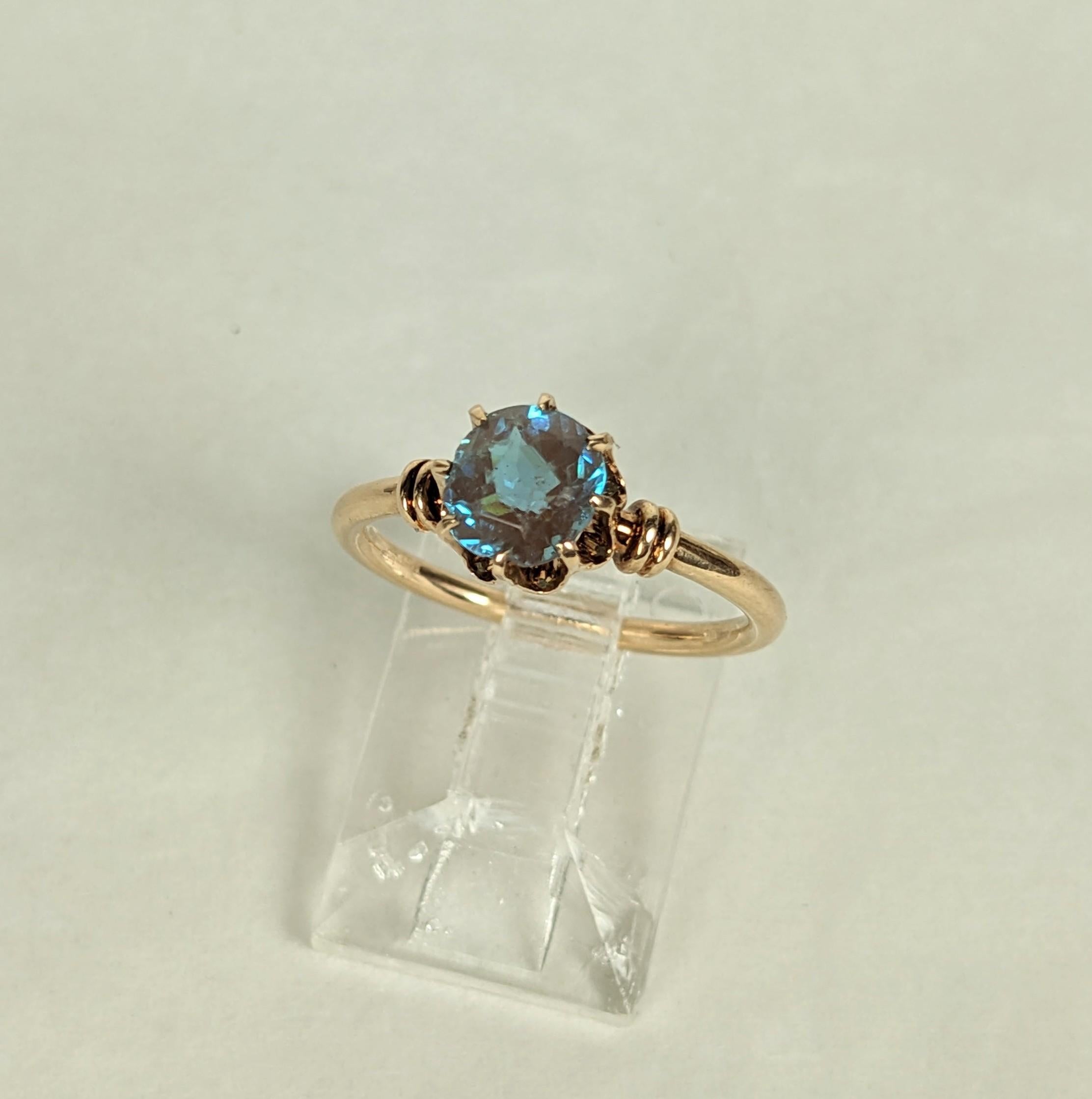 Victorian Gold Saphiret Solitaire Ring Corte europeo antiguo en venta