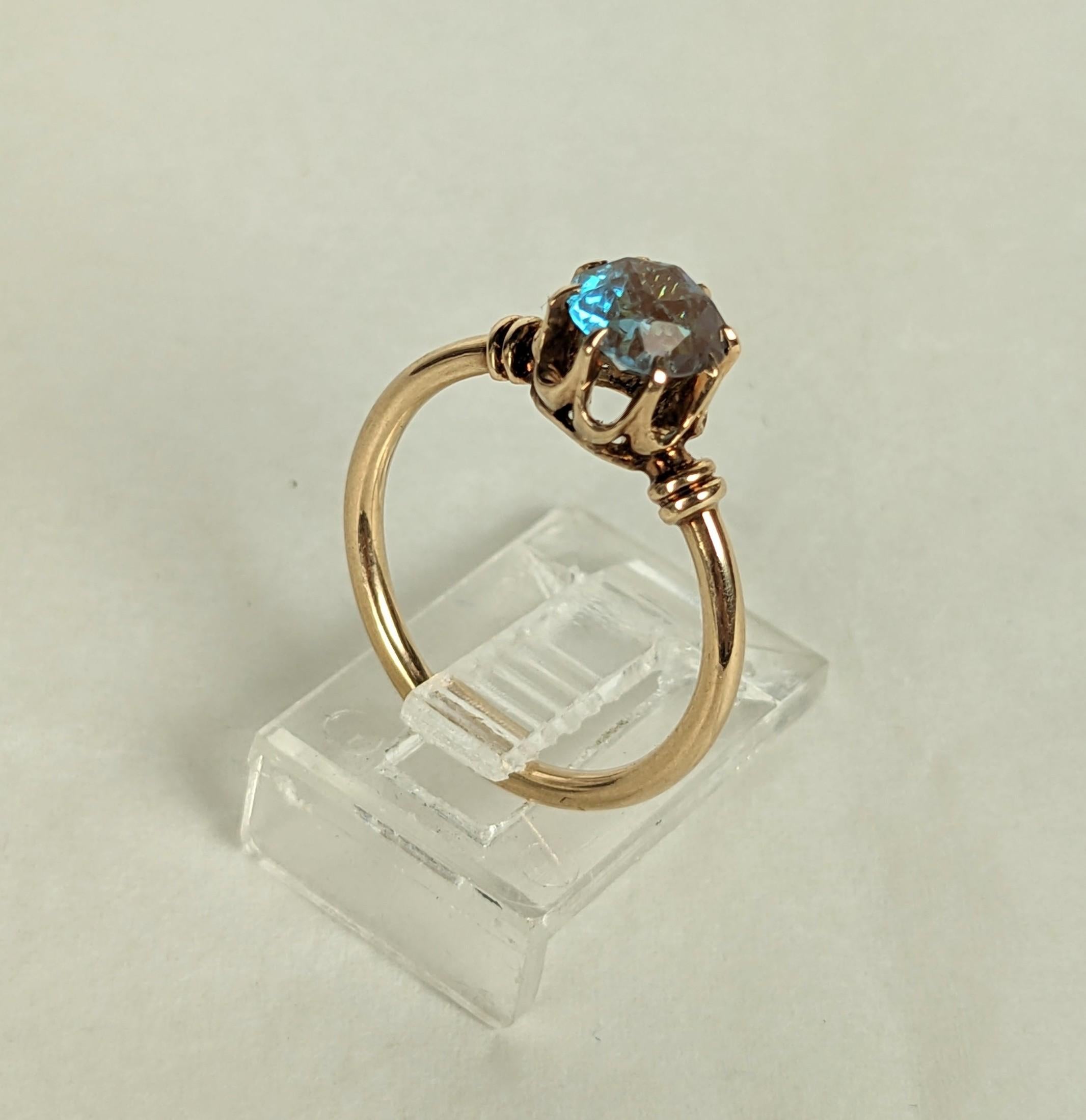 Femenino o masculino Victorian Gold Saphiret Solitaire Ring en venta