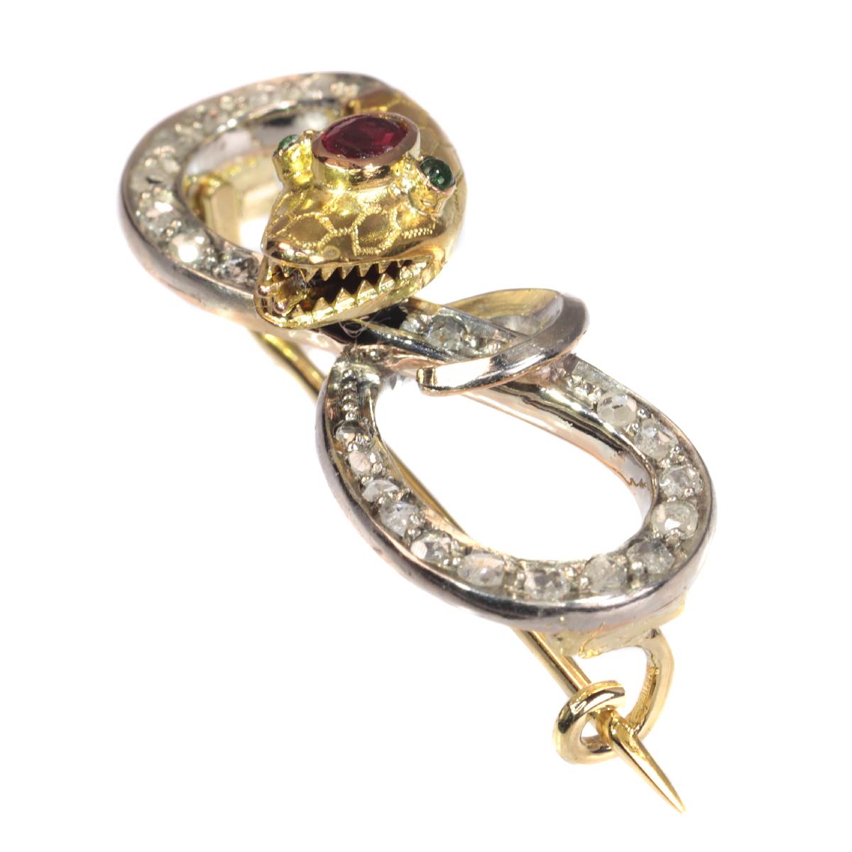 Victorian Gold Serpent Pin Set with Diamonds Curled Snake Brooch, 1900s For Sale 5