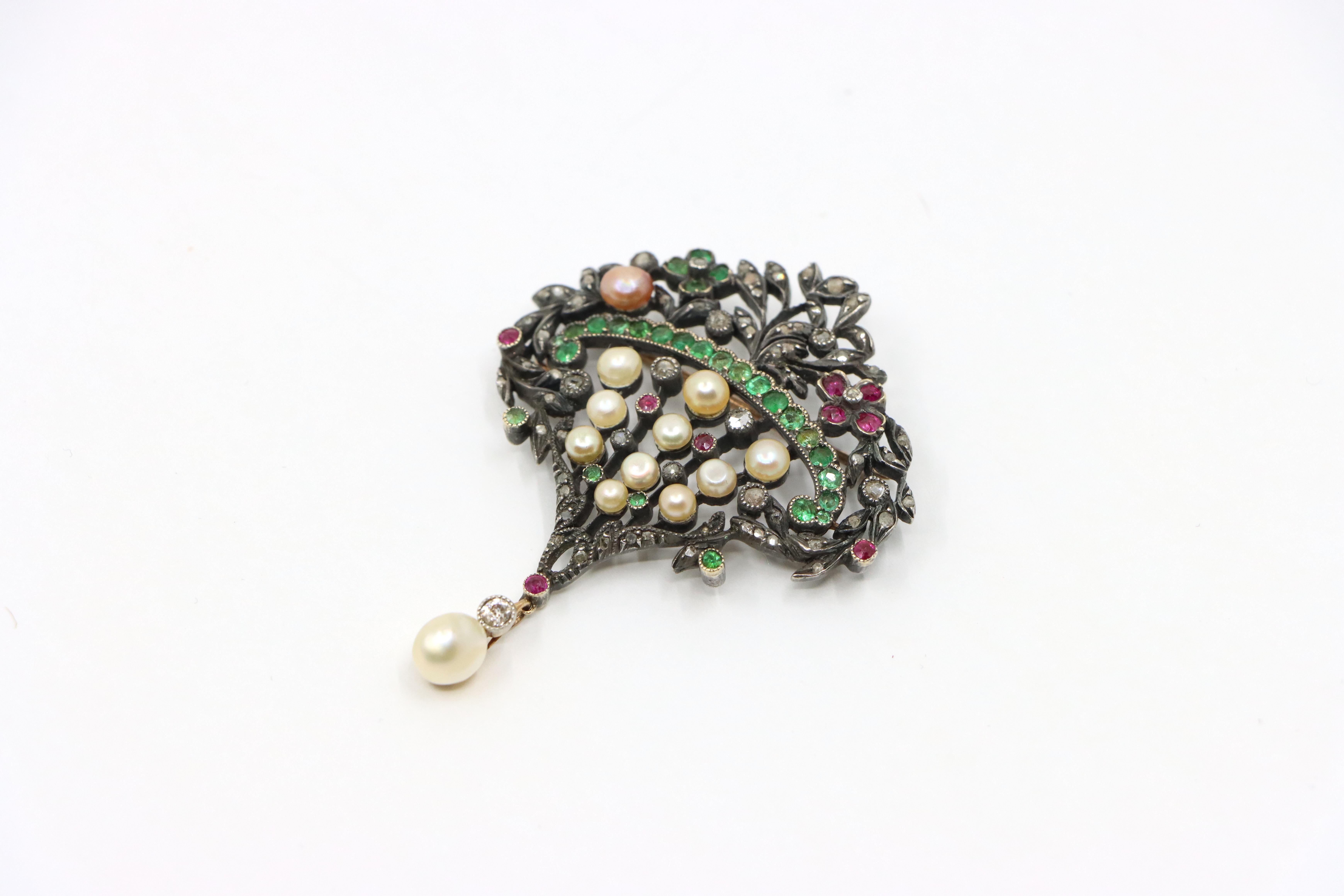 Broche victorienne en or et argent, émeraude, rubis, perle et diamant en vente 1