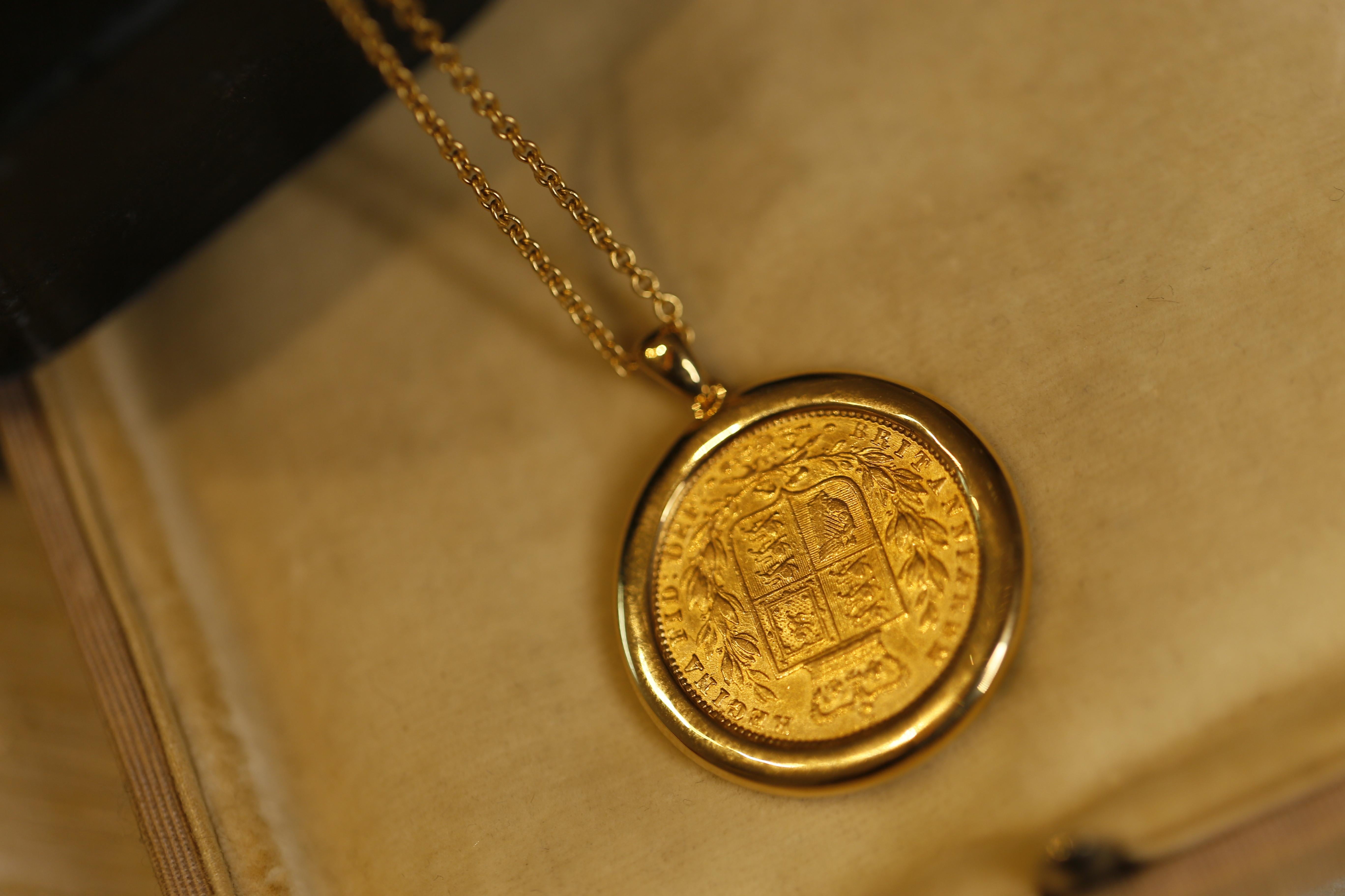sovereign necklace gold
