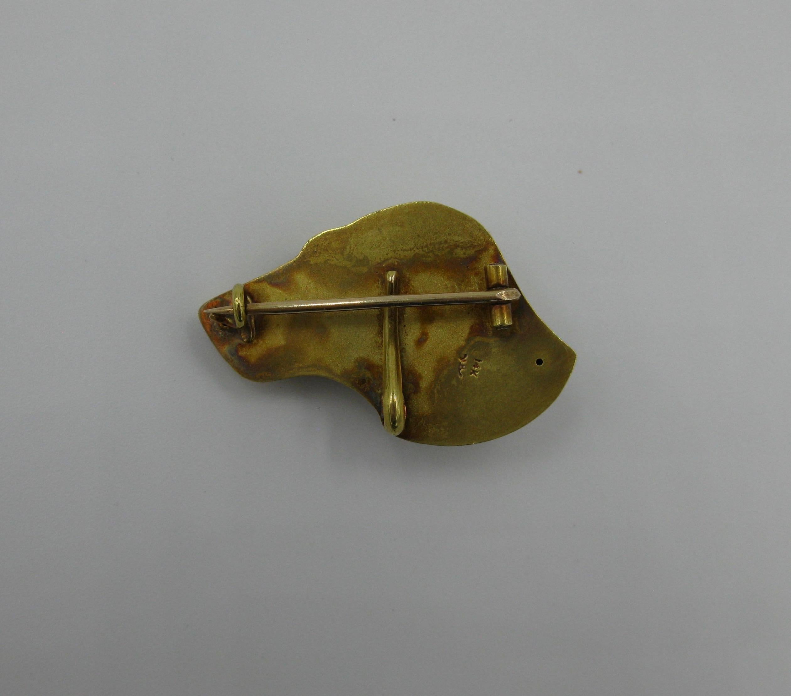 Round Cut Victorian Golden Retriever Dog Emerald 14 Karat Gold Brooch Pin Riker Brothers