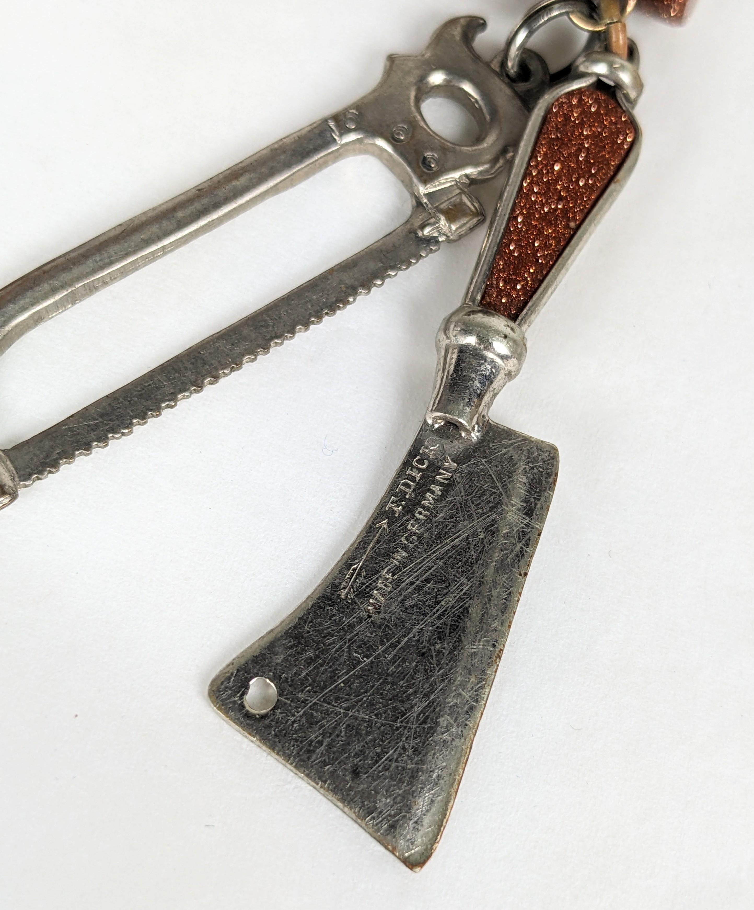 Assemblage de pierres dorées de l'époque victorienne, Butchers Shop, Studio VL en vente 7
