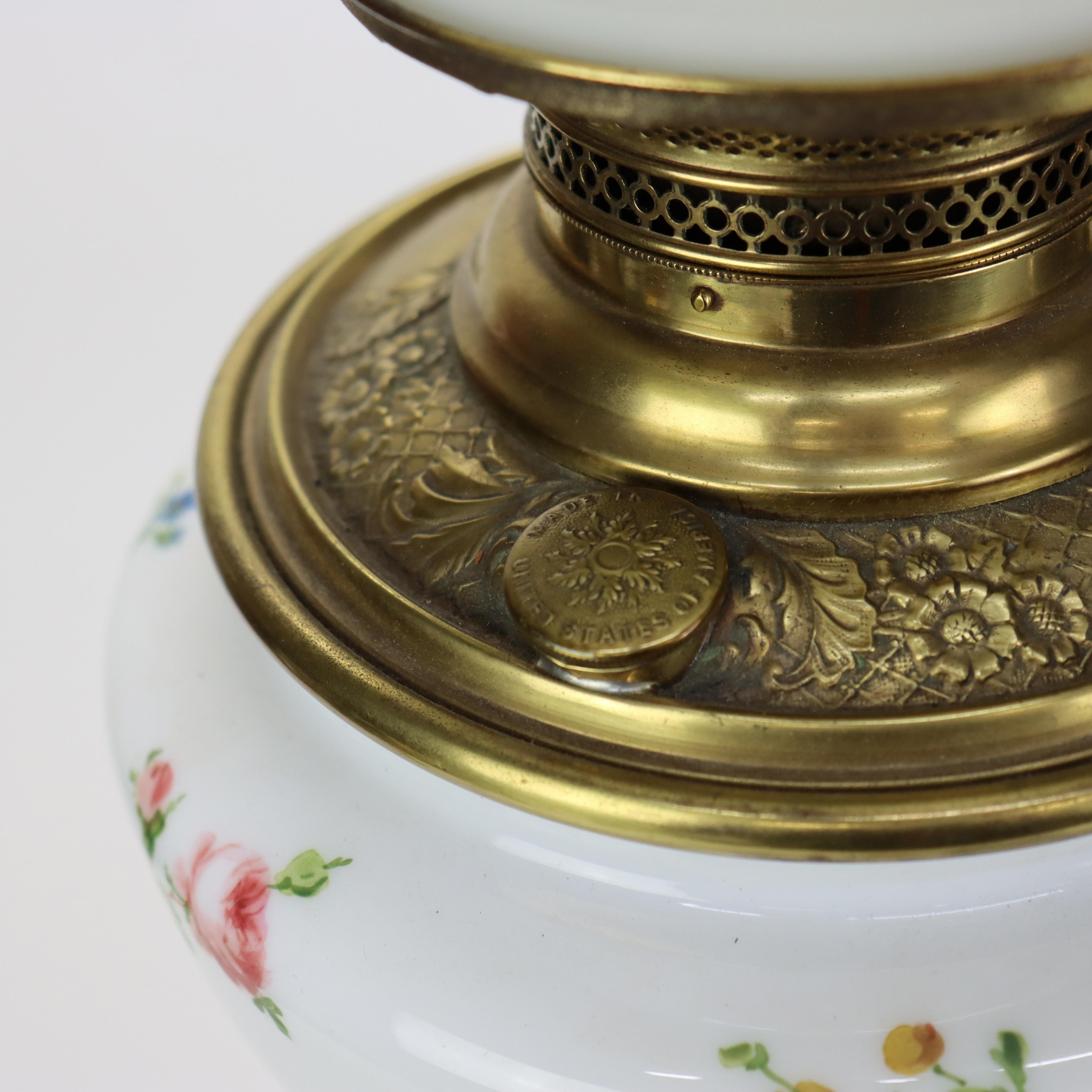 Lampe de table victorienne Autant en emporte le vent, électrifiée, C1900 en vente 3