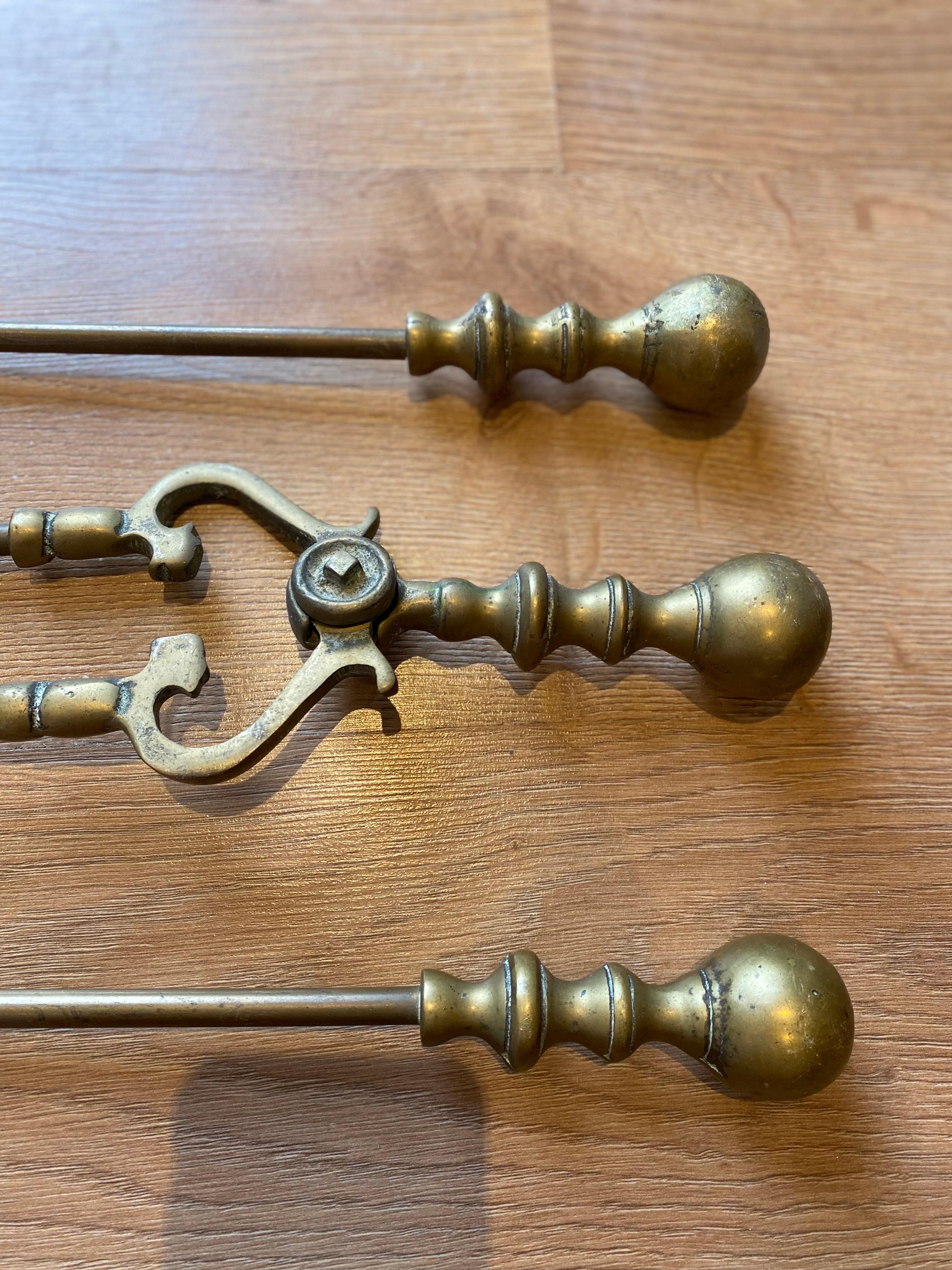 Victorian Gothic Brass Fire Companion Set, 19th Century For Sale 7