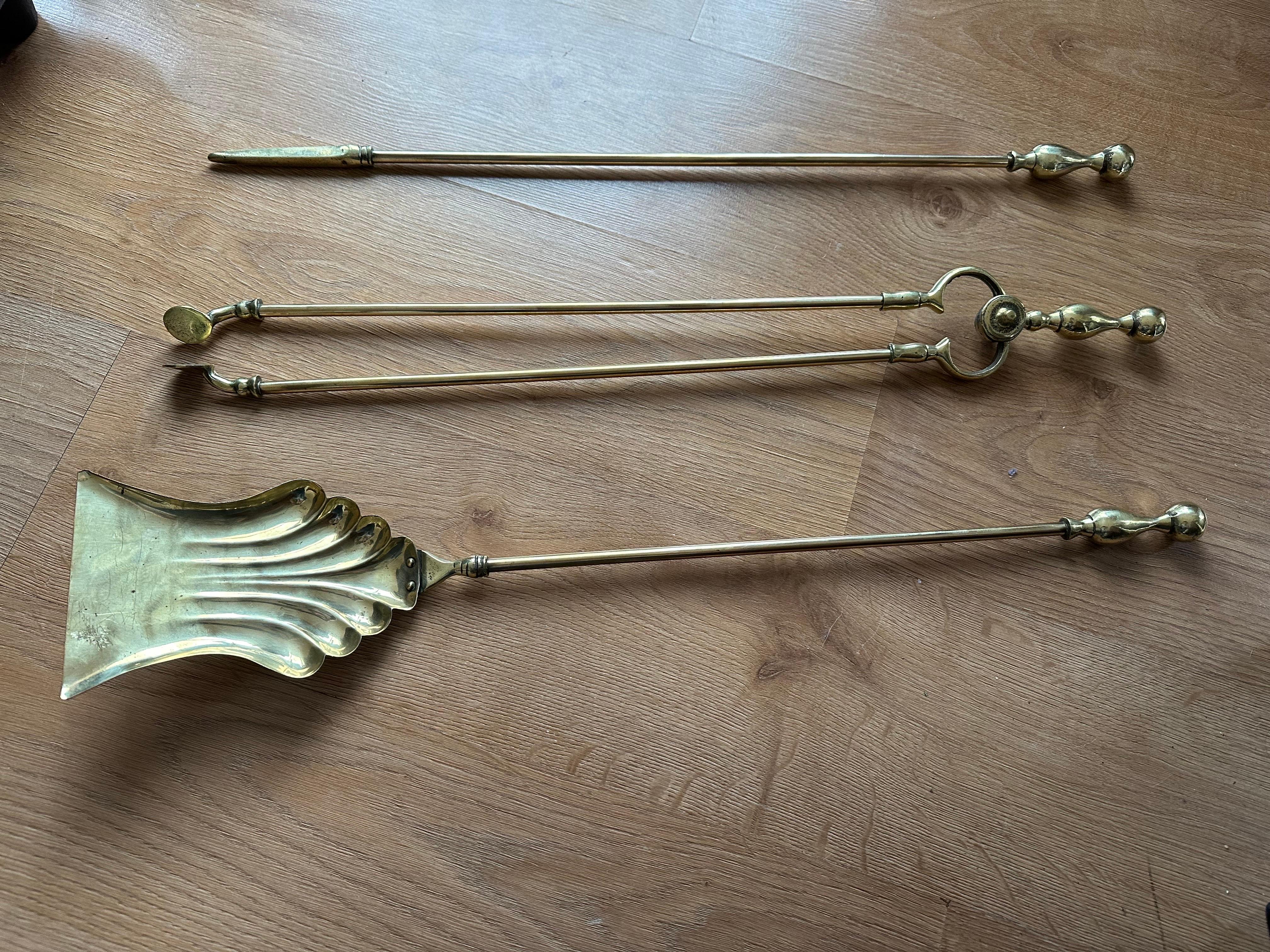 19th Century, Victorian Gothic Brass Fire Companion Set In Excellent Condition For Sale In Southall, GB