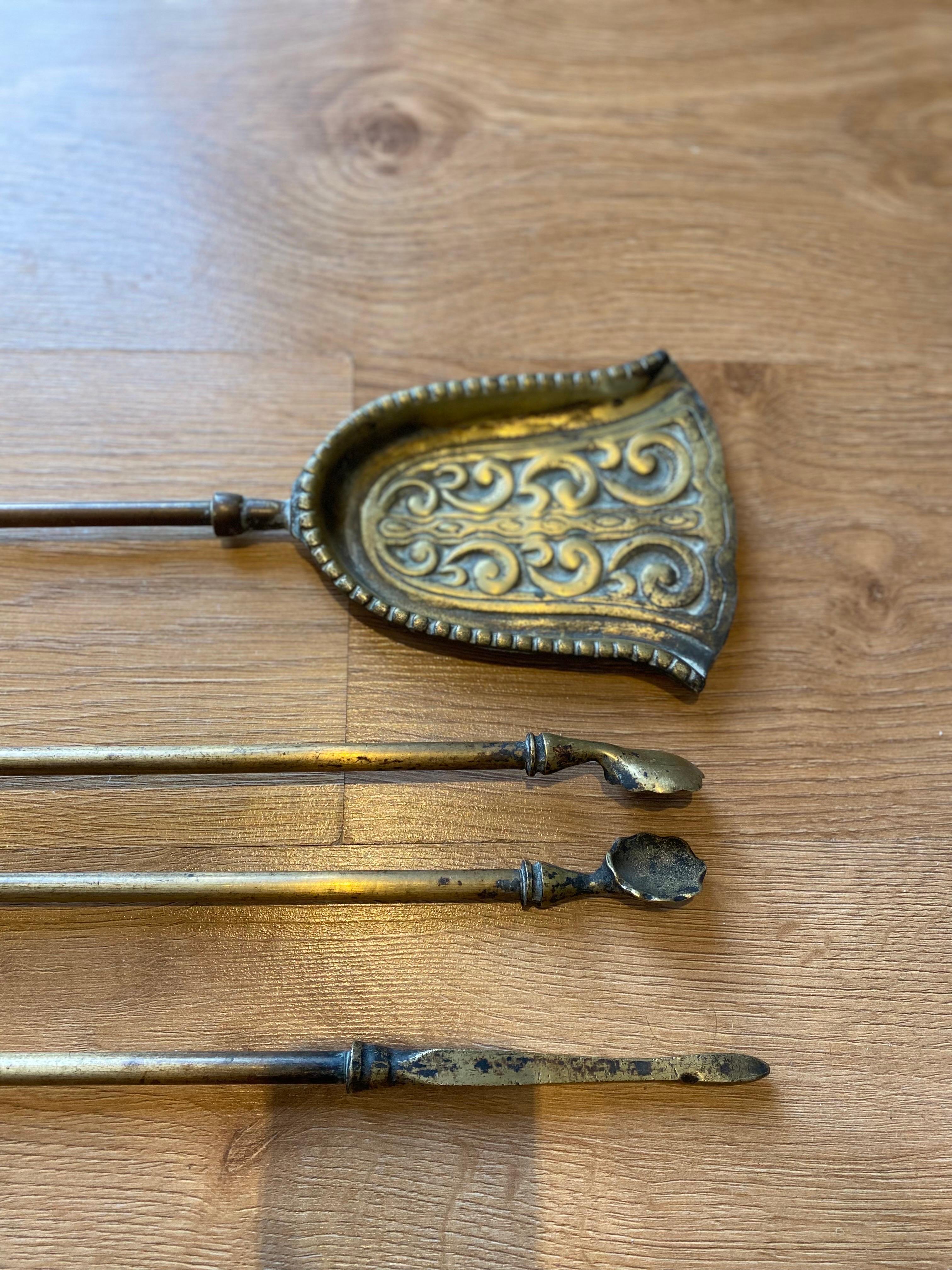 Victorian Gothic Brass Fire Companion Set, 19th Century For Sale 4