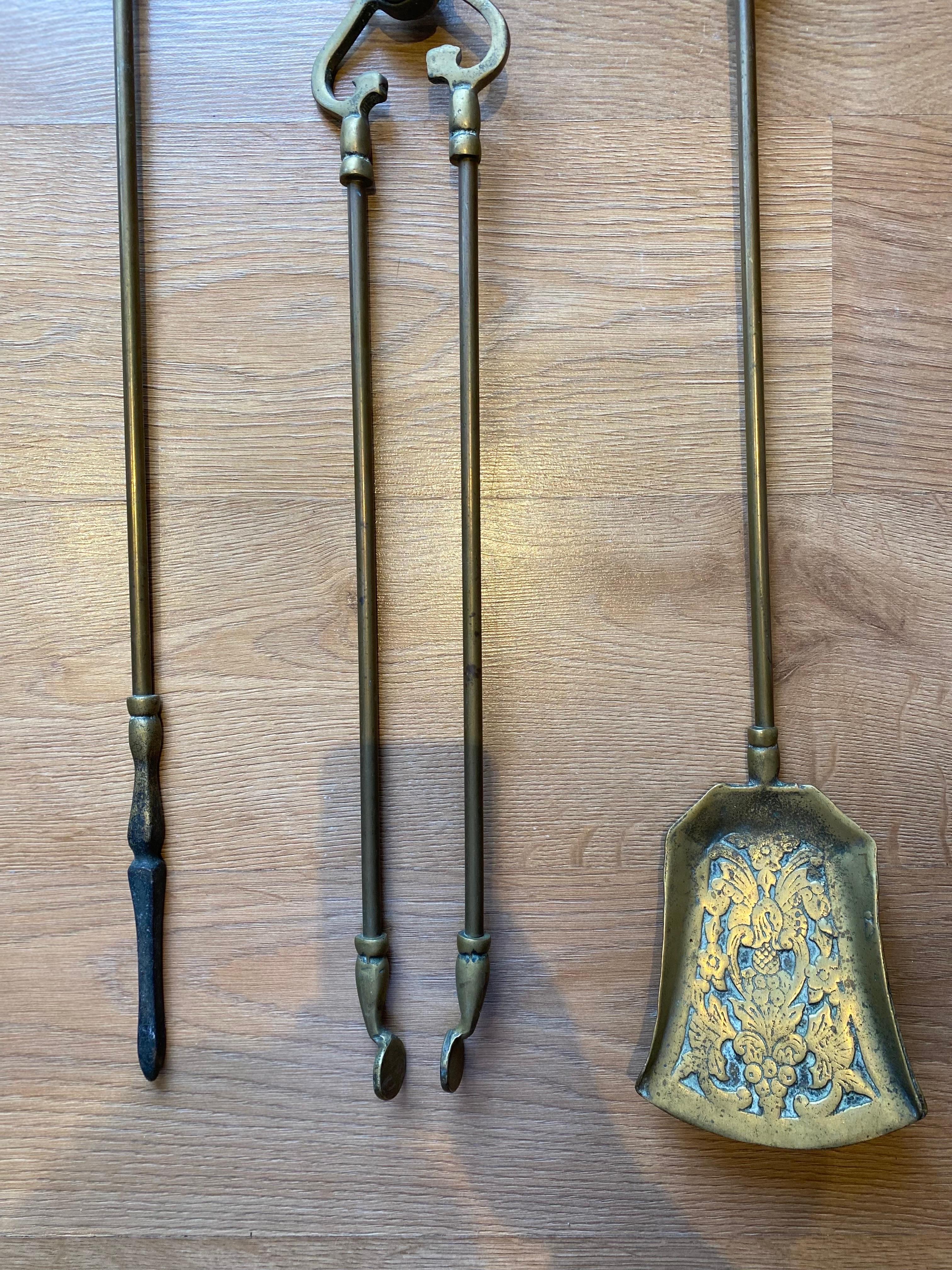 Victorian Gothic Brass Fire Companion Set, 19th Century 5