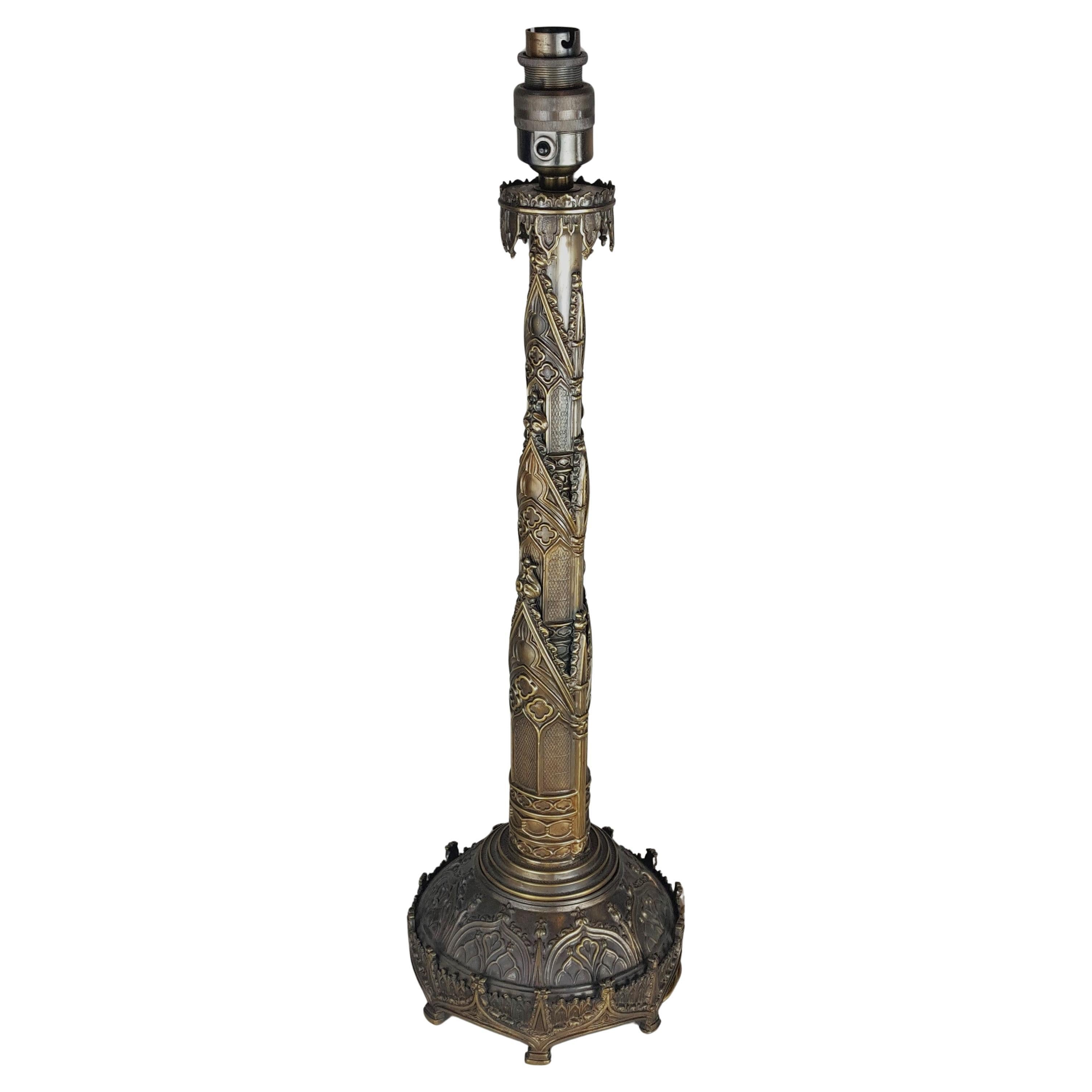 Lampada da tavolo gotica vittoriana in ottone Day's Patent