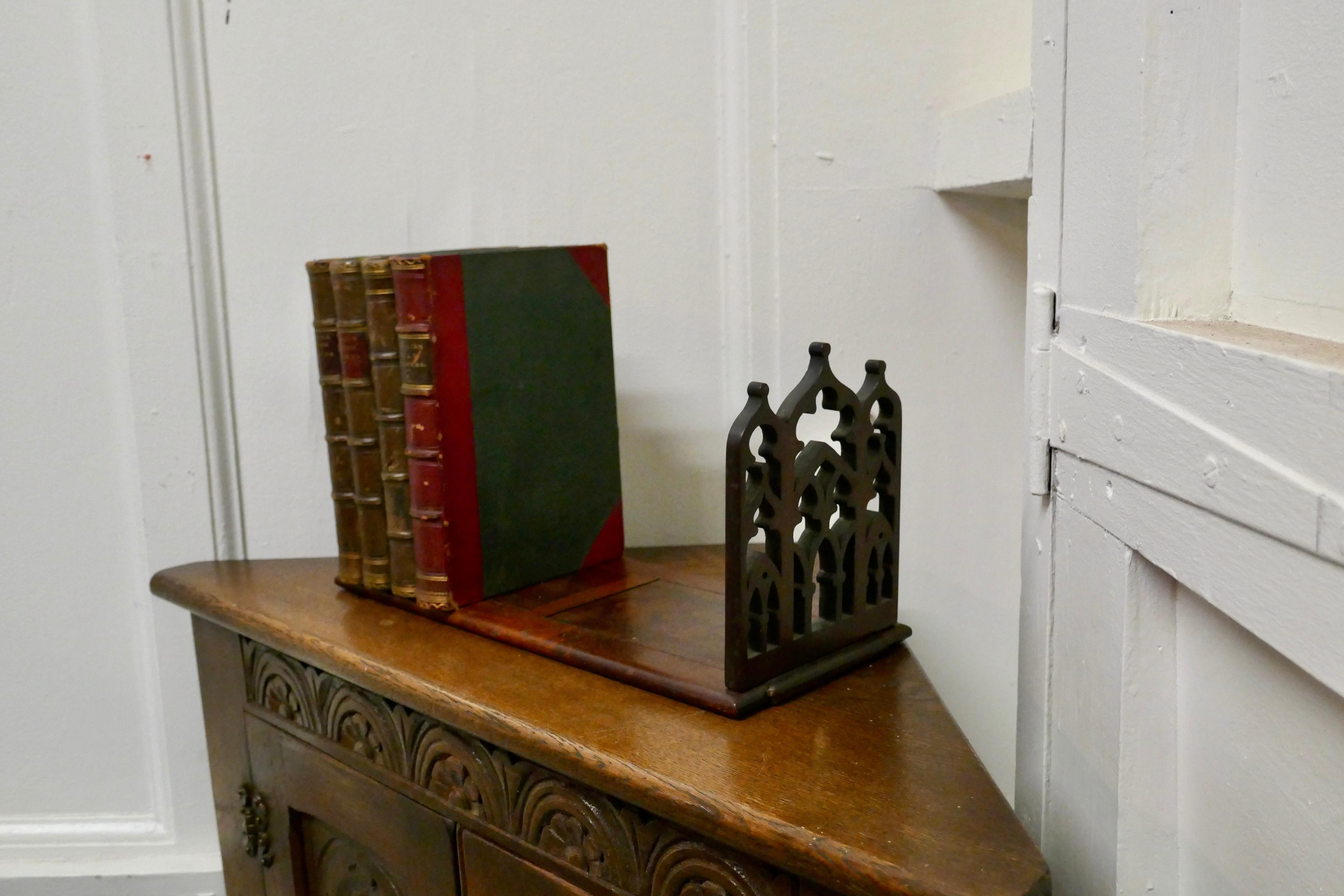 Victorian Gothic Folding Extending Bookend Slide In Good Condition In Godshill, Isle of Wight