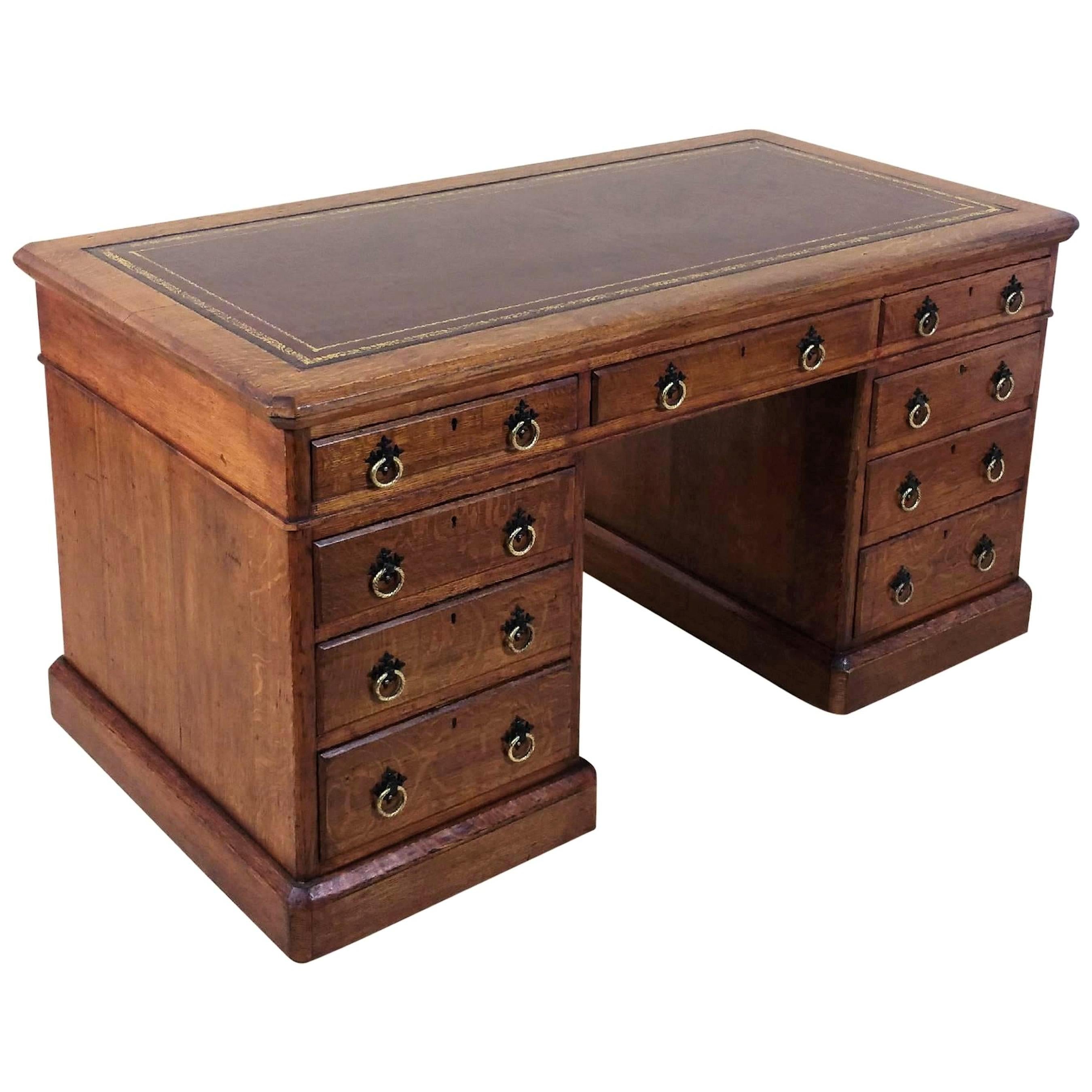 Victorian Gothic Oak Nine-Drawer Pedestal Desk with Leather Top For Sale 5