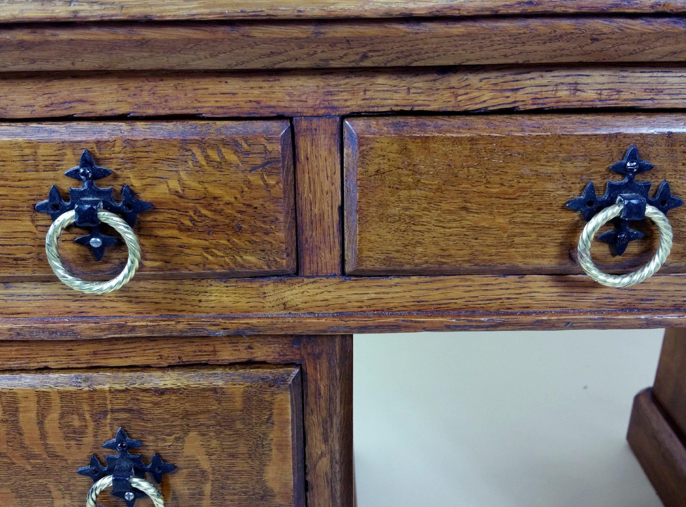 British Victorian Gothic Oak Nine-Drawer Pedestal Desk with Leather Top For Sale