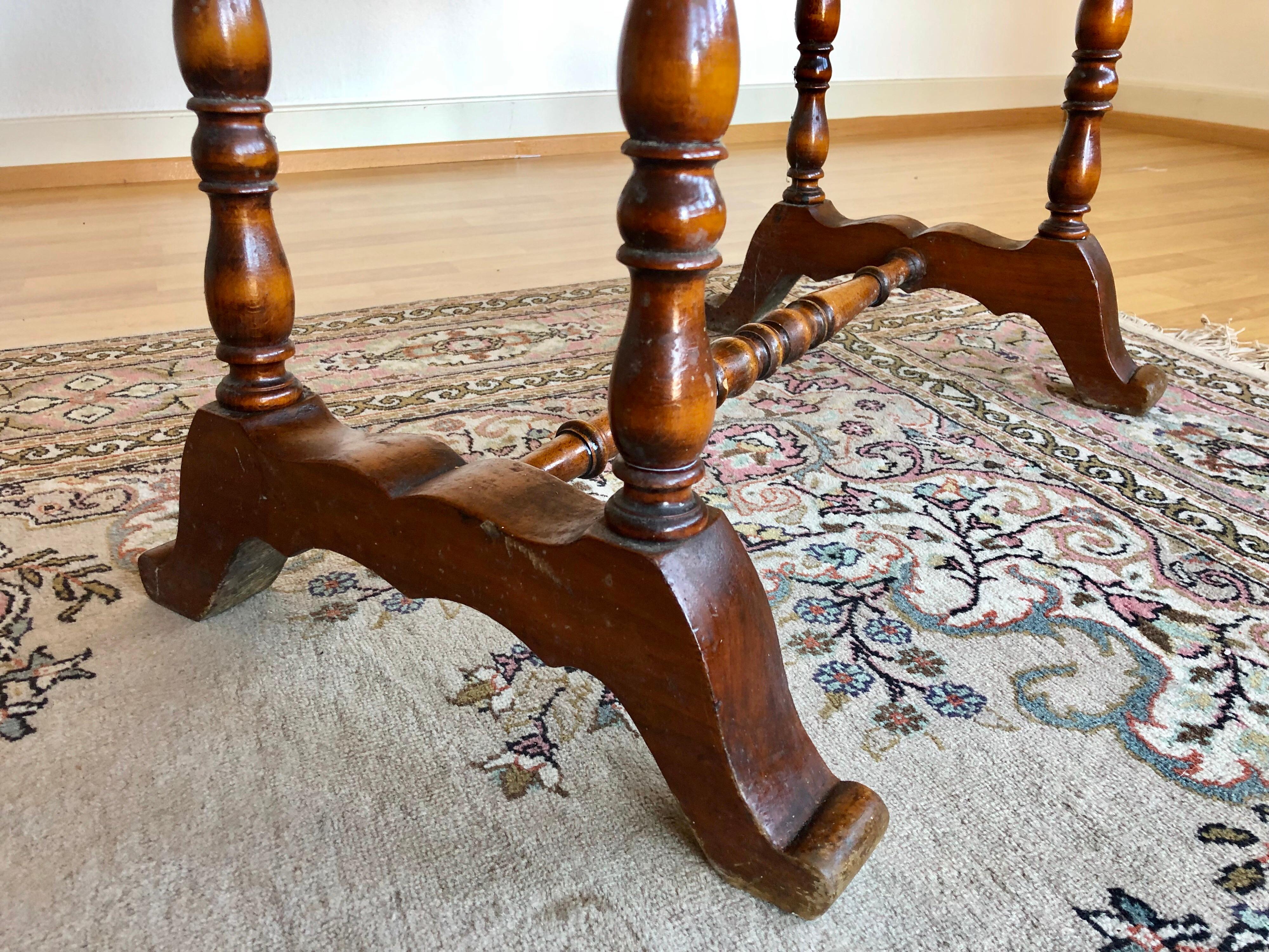 Victorian Gothic Revival Dressing Walnut Side Table, 19th Century ON SALE  (Holz)